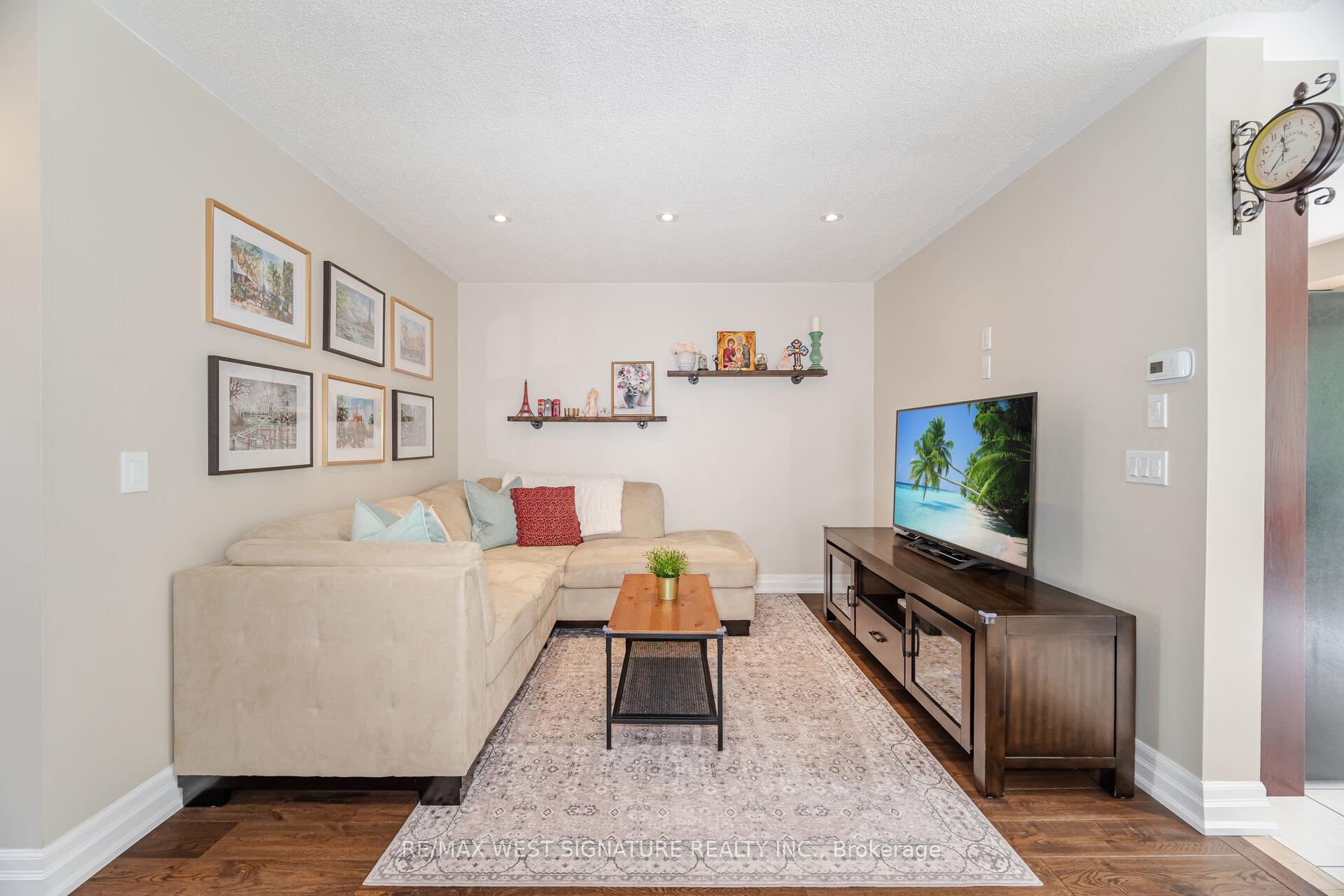 Photo 8 of 13 Senator Way, Caledon, Bolton North — HOMEH
