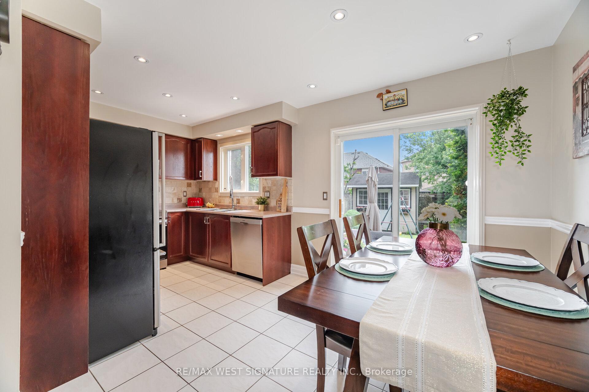 Photo 10 of 13 Senator Way, Caledon, Bolton North — HOMEH