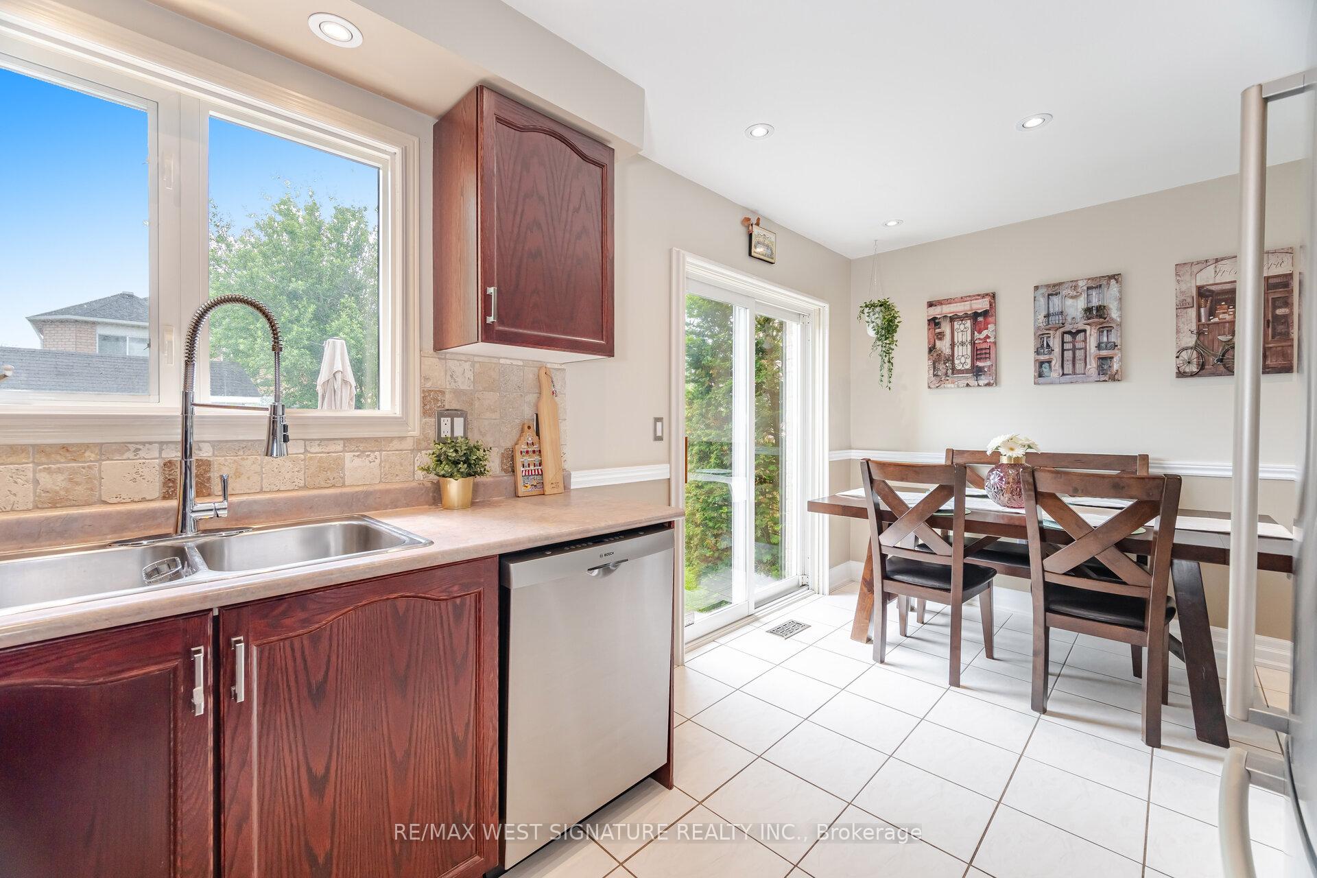 Photo 24 of 13 Senator Way, Caledon, Bolton North — HOMEH