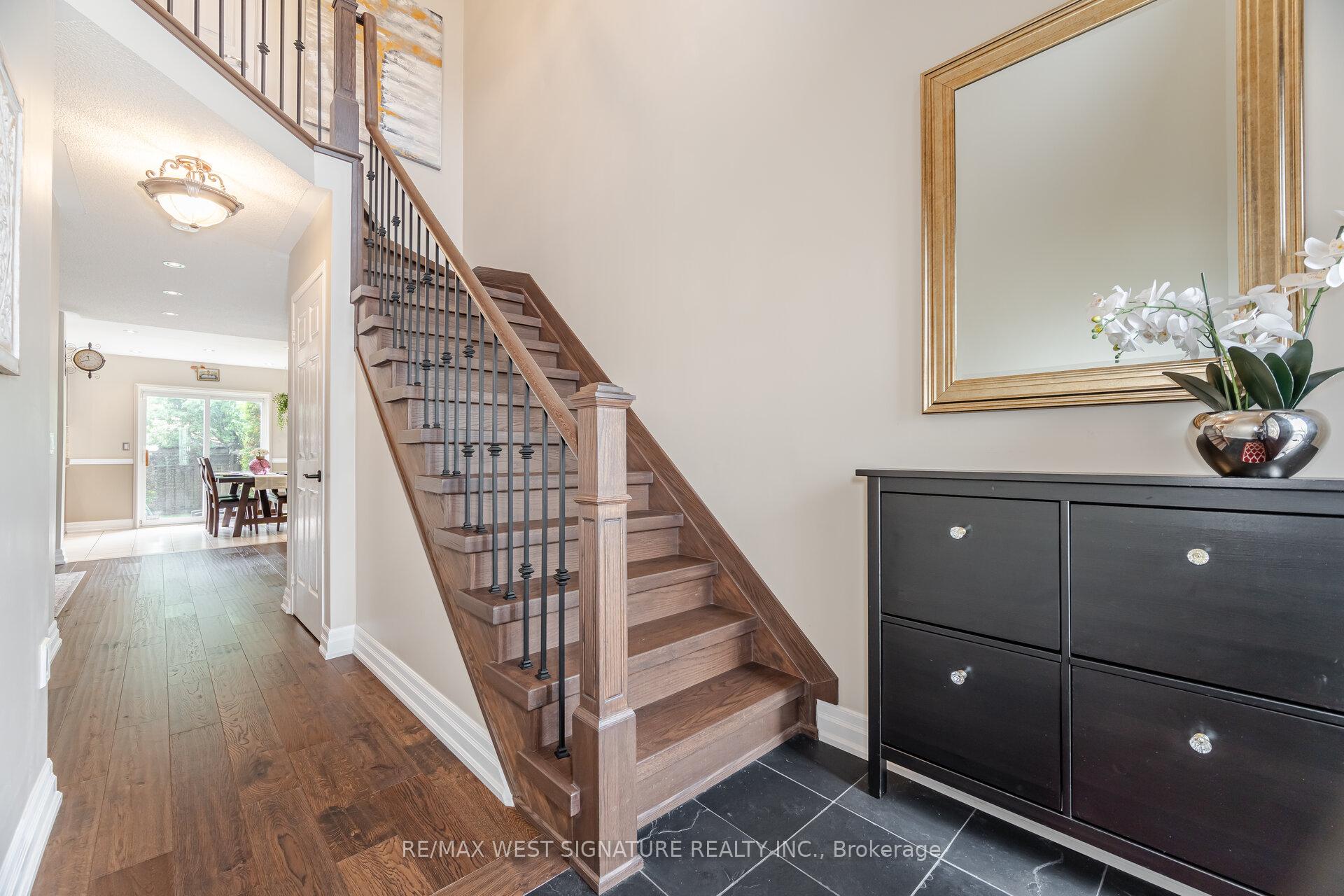 Photo 16 of 13 Senator Way, Caledon, Bolton North — HOMEH