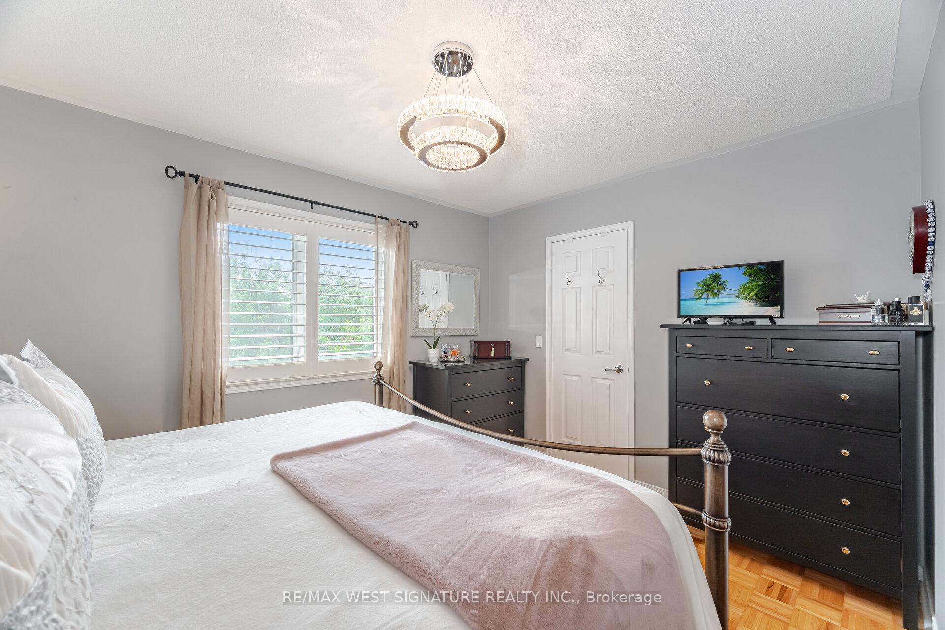 Photo 25 of 13 Senator Way, Caledon, Bolton North — HOMEH