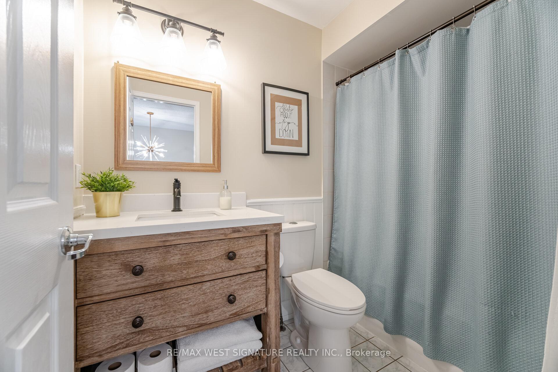 Photo 17 of 13 Senator Way, Caledon, Bolton North — HOMEH