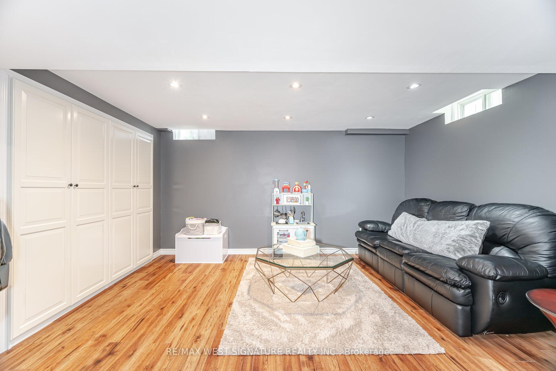 Photo 22 of 13 Senator Way, Caledon, Bolton North — HOMEH