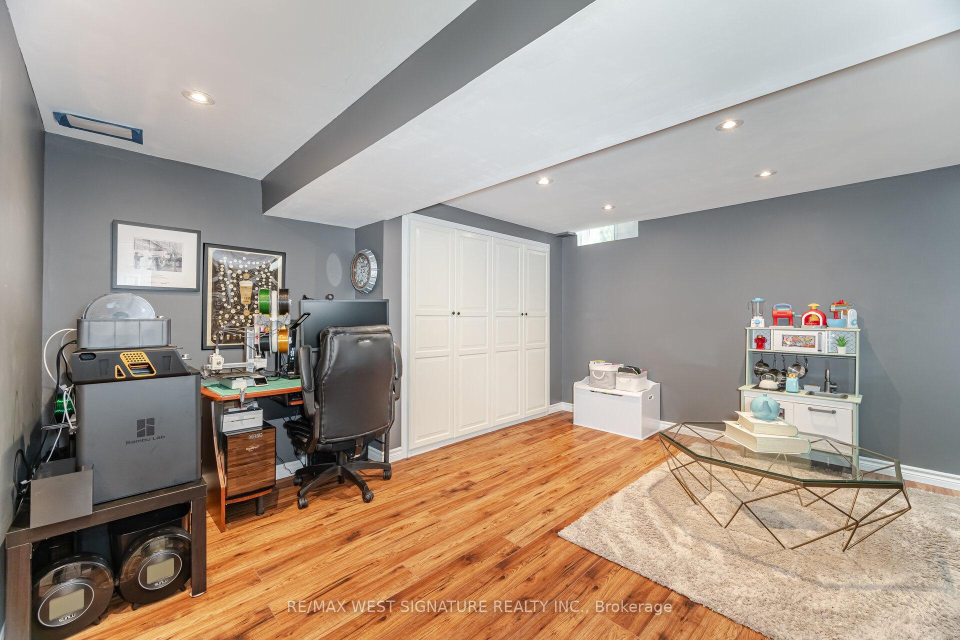 Photo 11 of 13 Senator Way, Caledon, Bolton North — HOMEH