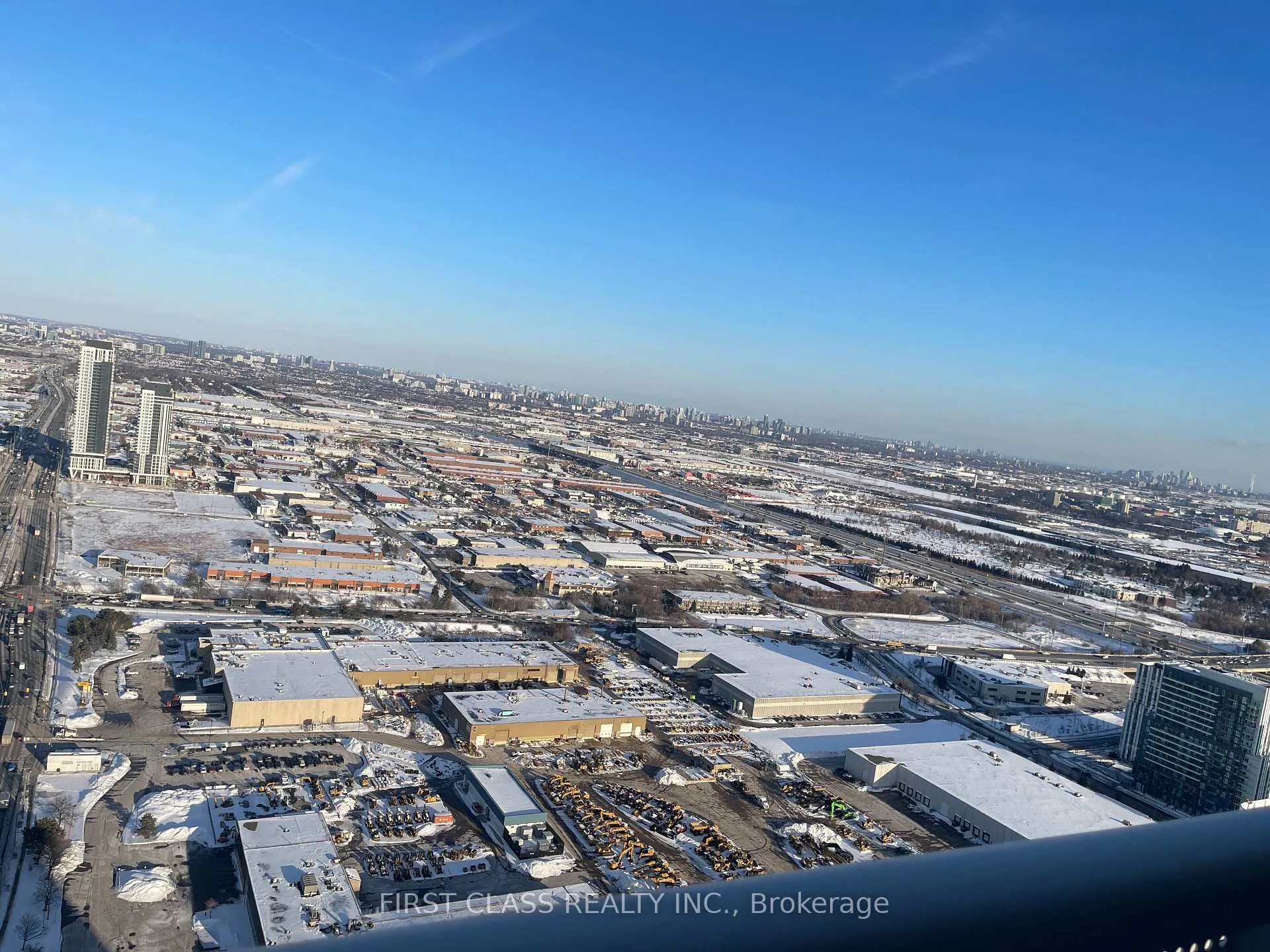 Photo 3 of Unit 5607, 8 Interchange Way, Vaughan, Vaughan Corporate Centre — HOMEH