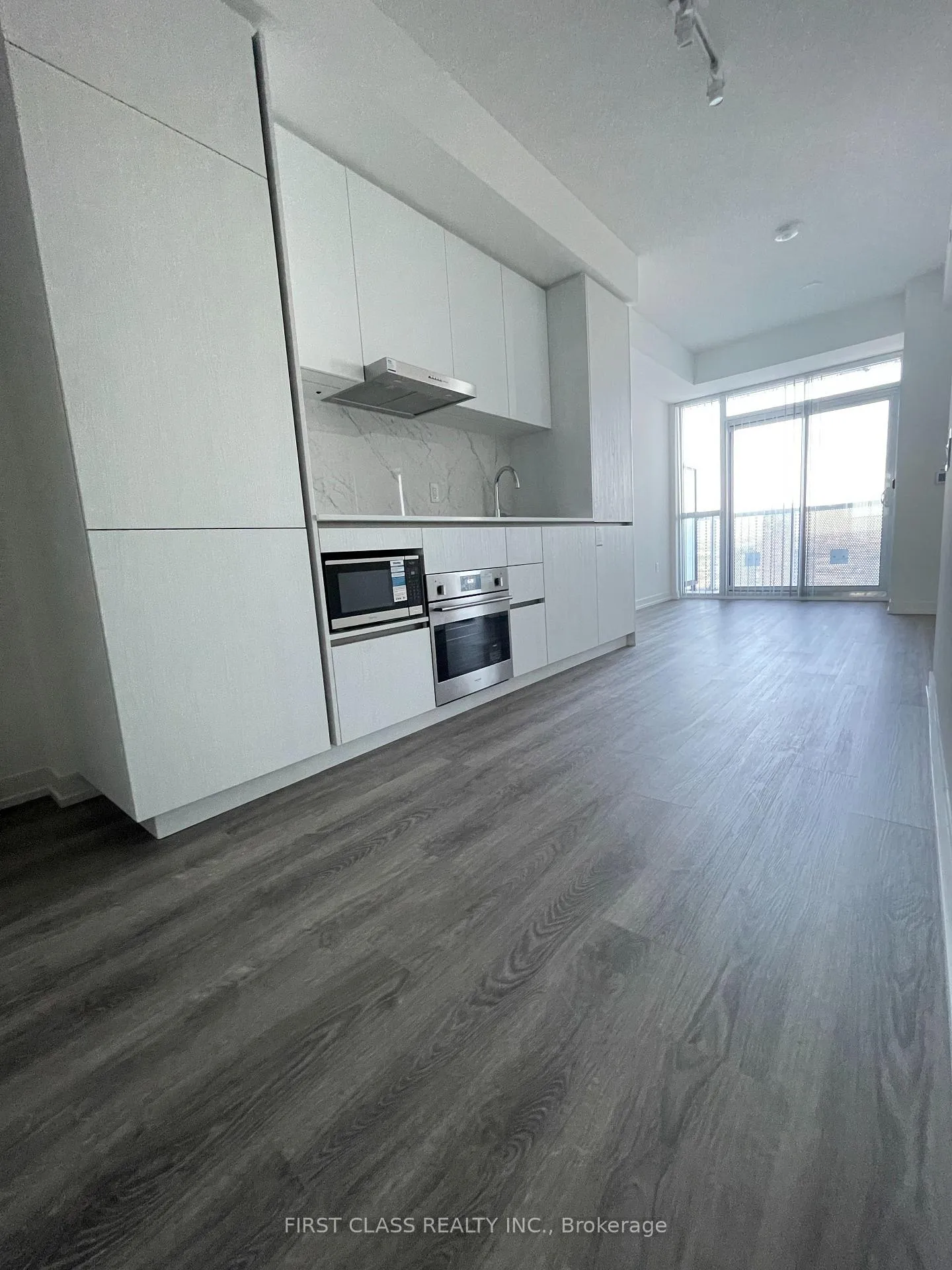 Photo 6 of Unit 5607, 8 Interchange Way, Vaughan, Vaughan Corporate Centre — HOMEH
