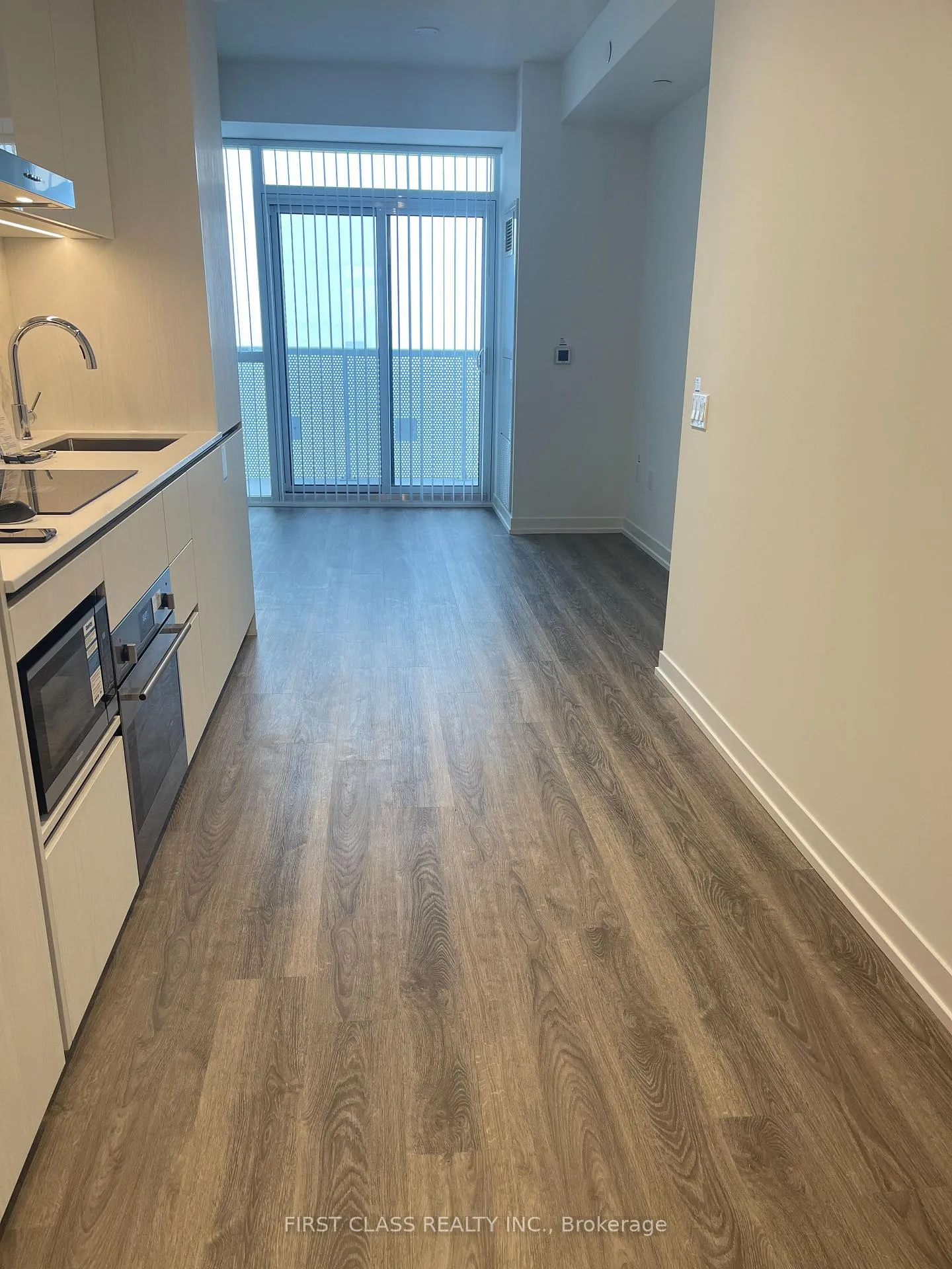 Photo 7 of Unit 5607, 8 Interchange Way, Vaughan, Vaughan Corporate Centre — HOMEH
