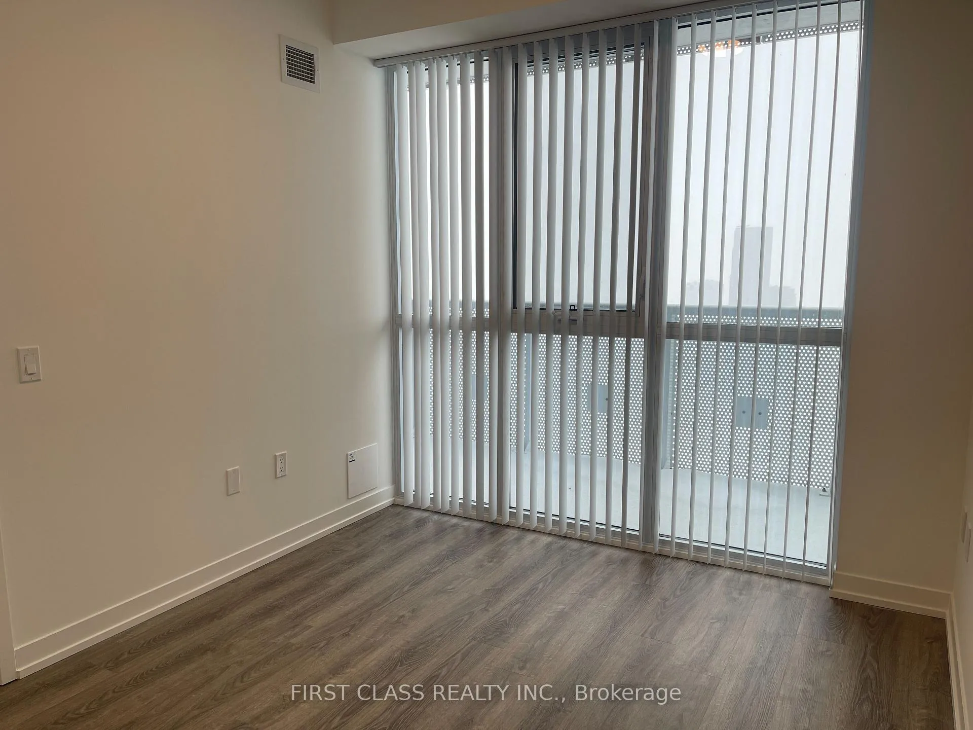 Photo 12 of Unit 5607, 8 Interchange Way, Vaughan, Vaughan Corporate Centre — HOMEH