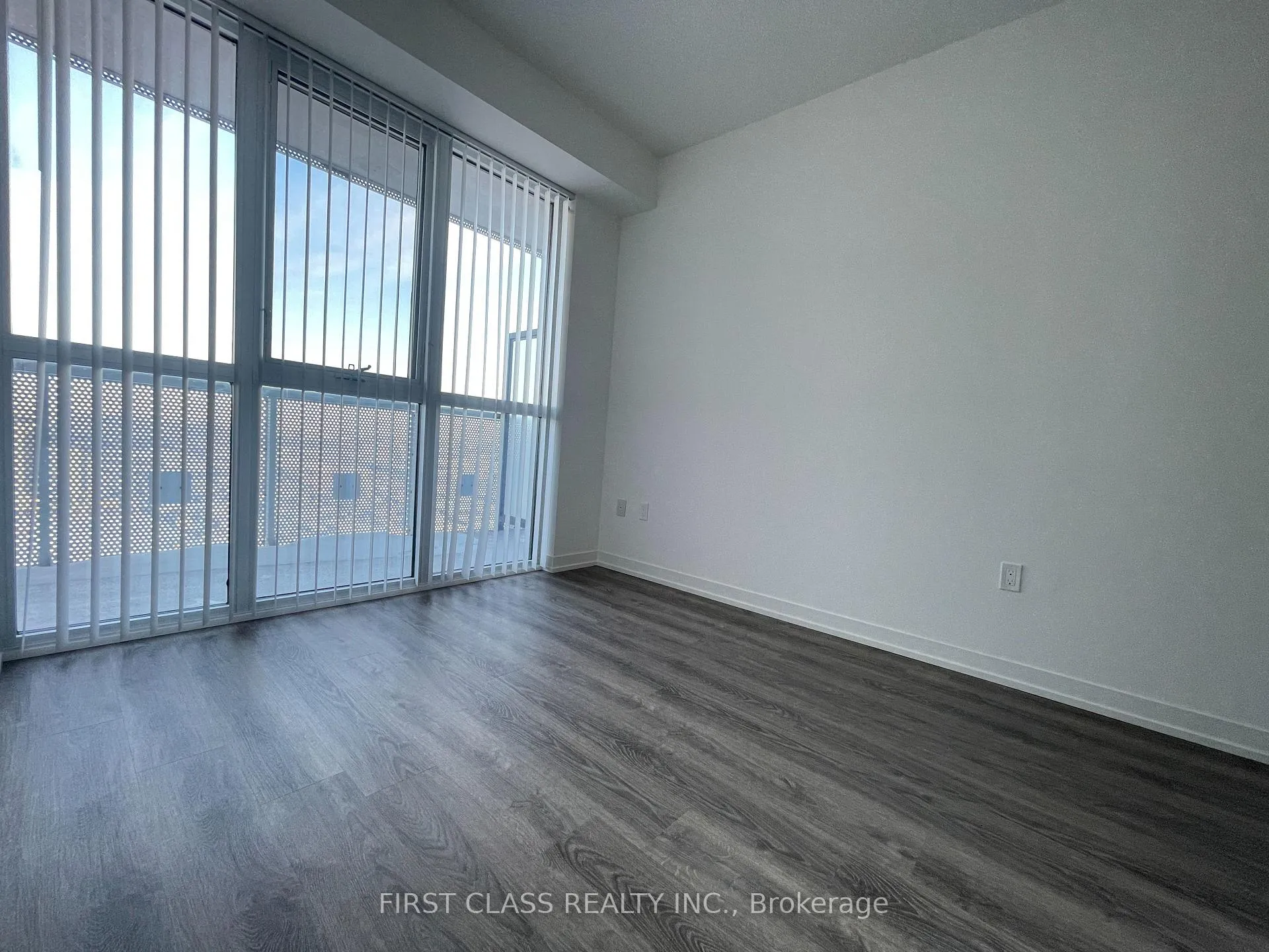 Photo 13 of Unit 5607, 8 Interchange Way, Vaughan, Vaughan Corporate Centre — HOMEH