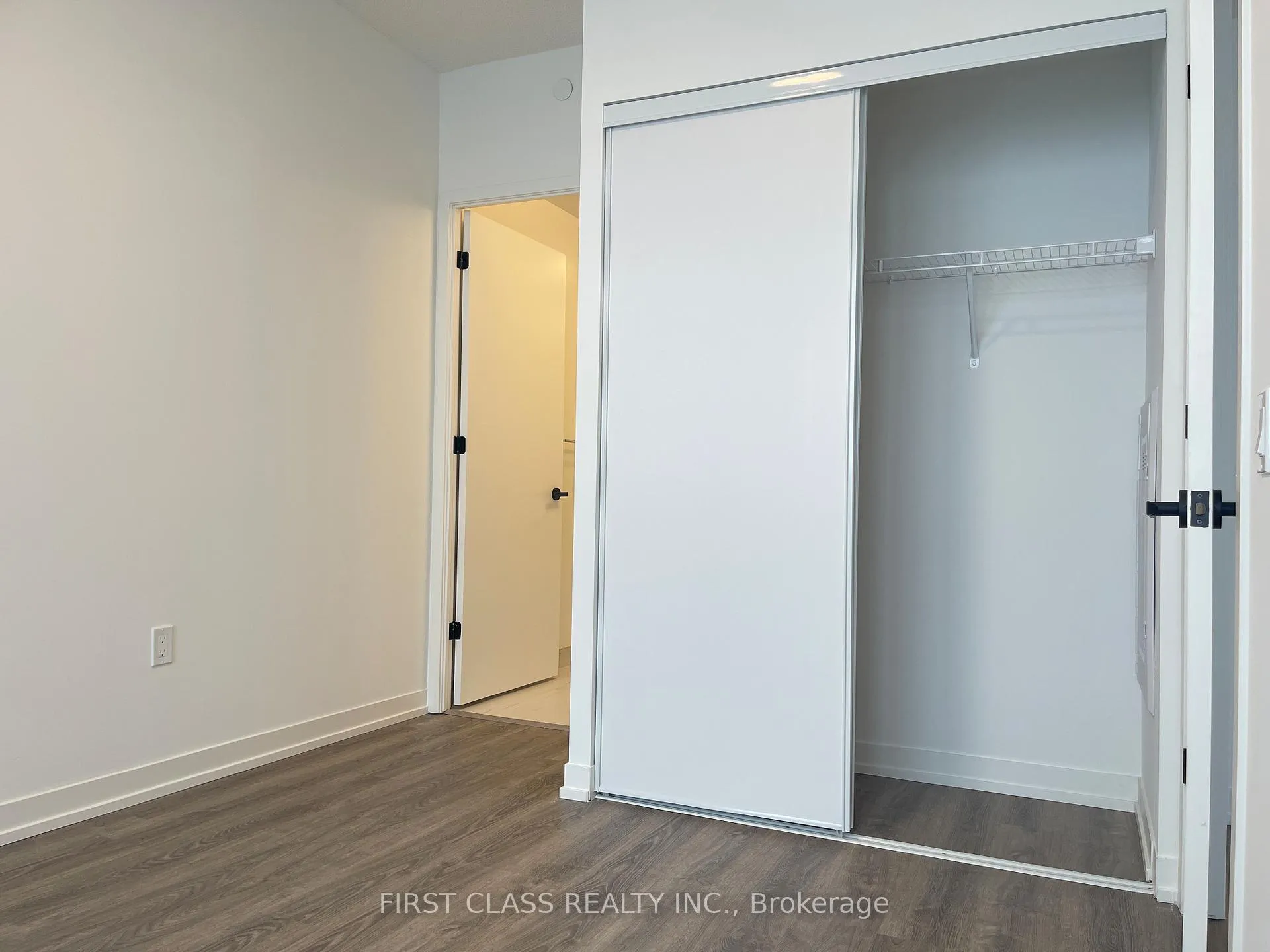 Photo 14 of Unit 5607, 8 Interchange Way, Vaughan, Vaughan Corporate Centre — HOMEH