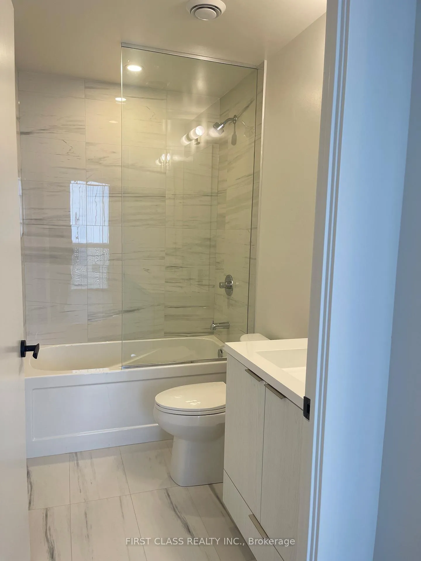 Photo 15 of Unit 5607, 8 Interchange Way, Vaughan, Vaughan Corporate Centre — HOMEH