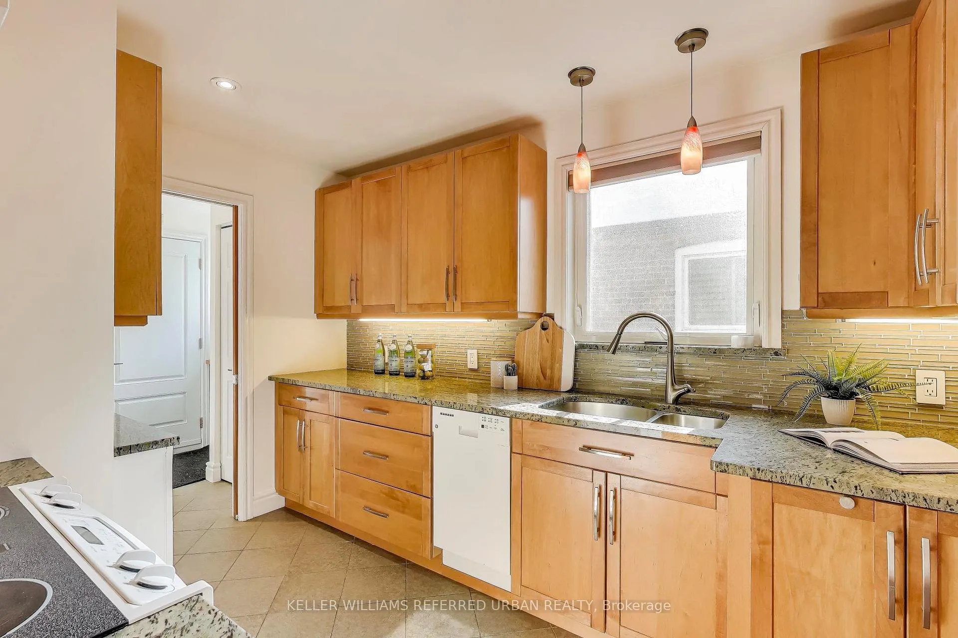 Photo 12 of 4 Barfield Avenue, Toronto, Danforth Village-East York — HOMEH