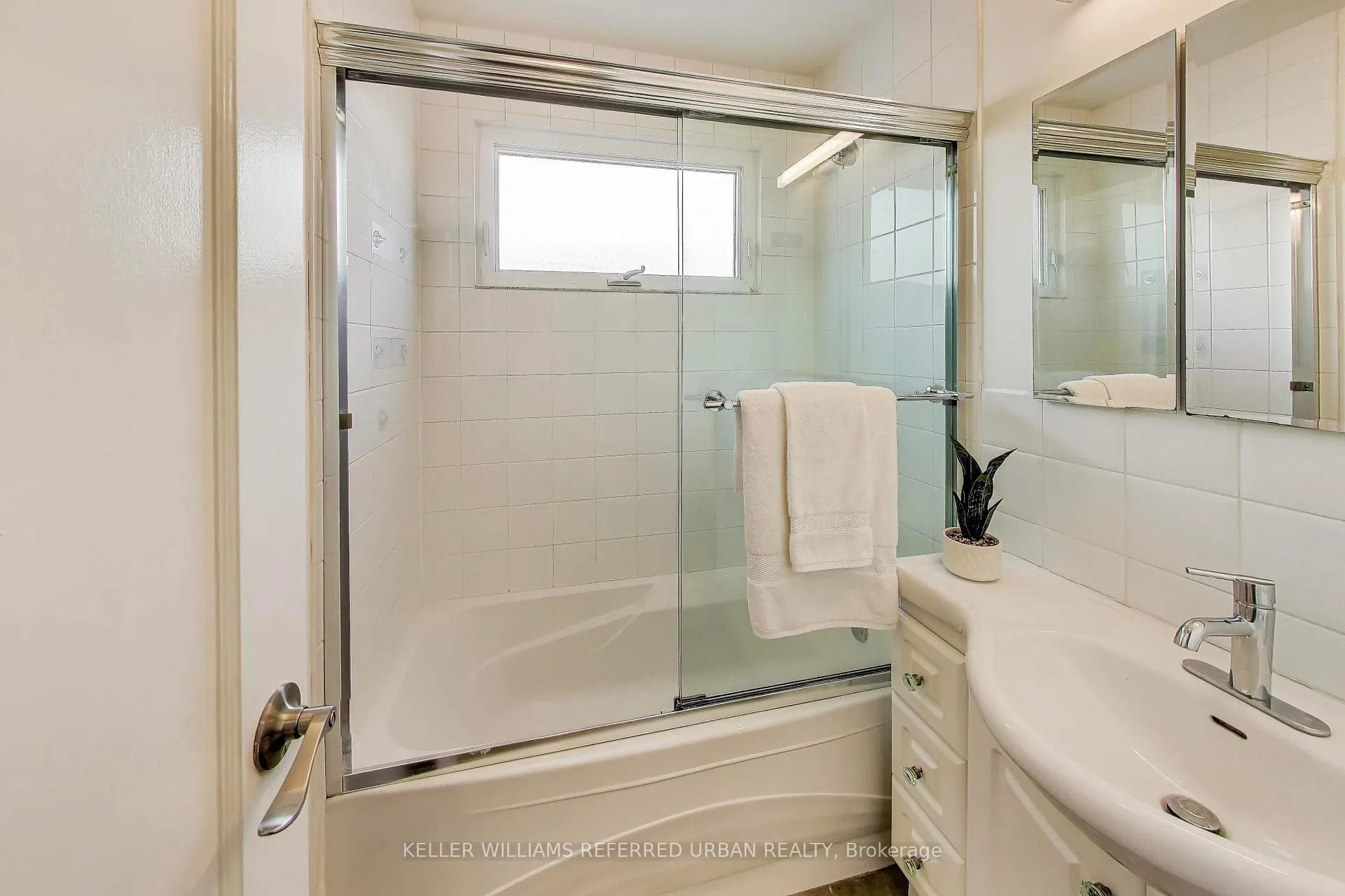 Photo 19 of 4 Barfield Avenue, Toronto, Danforth Village-East York — HOMEH