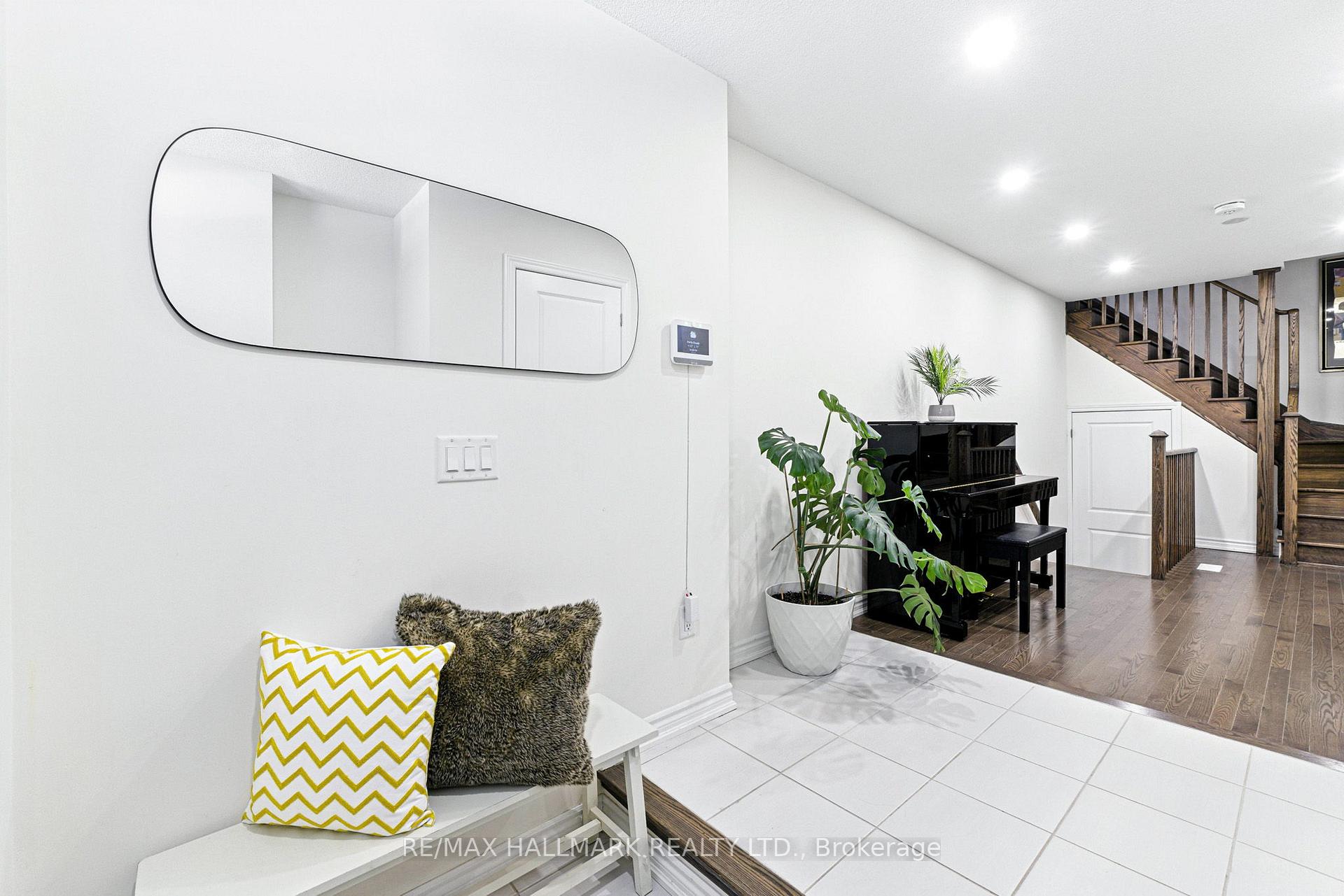 Photo 13 of 36 Elsinore Street, Vaughan, Kleinburg — HOMEH