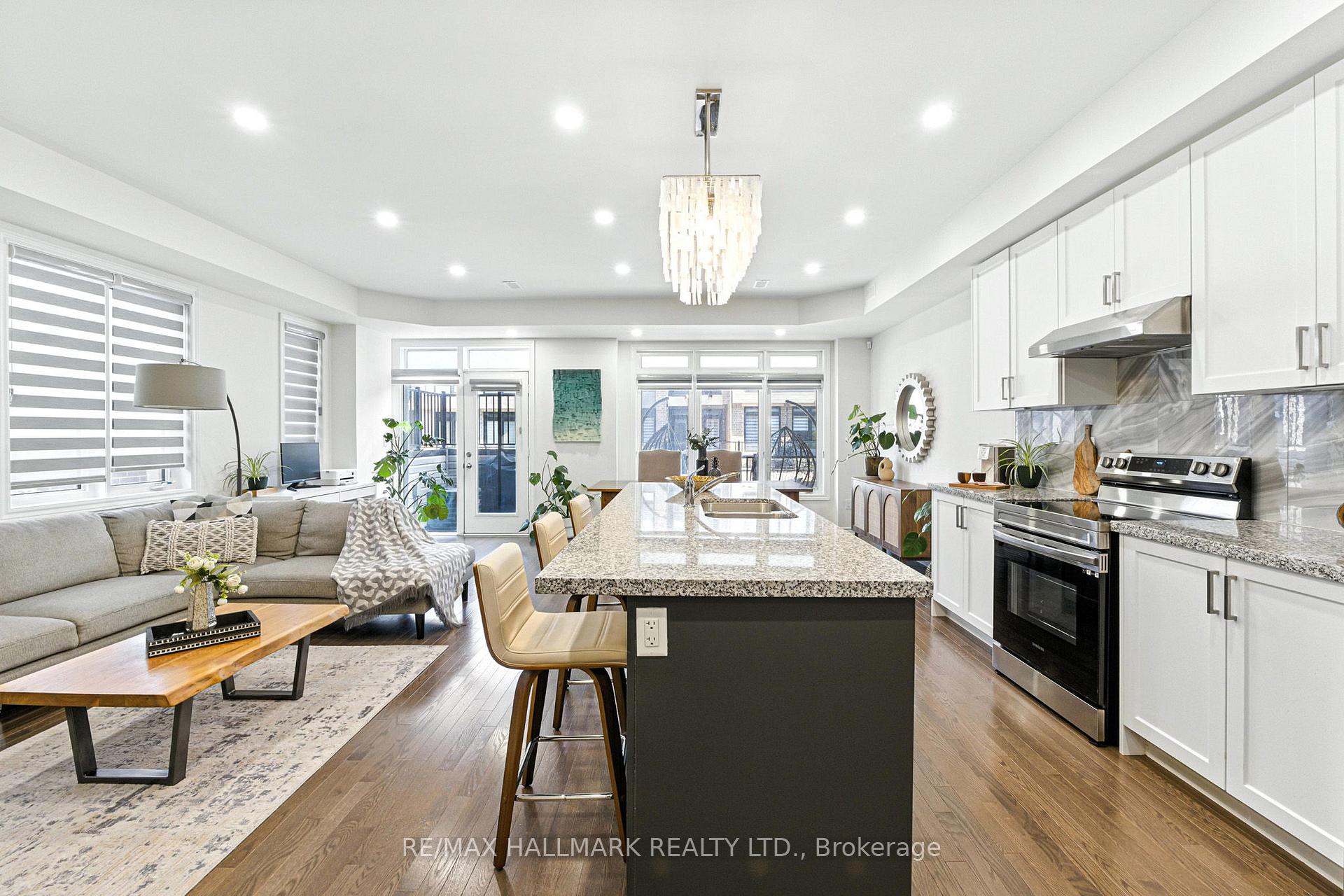 Photo 5 of 36 Elsinore Street, Vaughan, Kleinburg — HOMEH