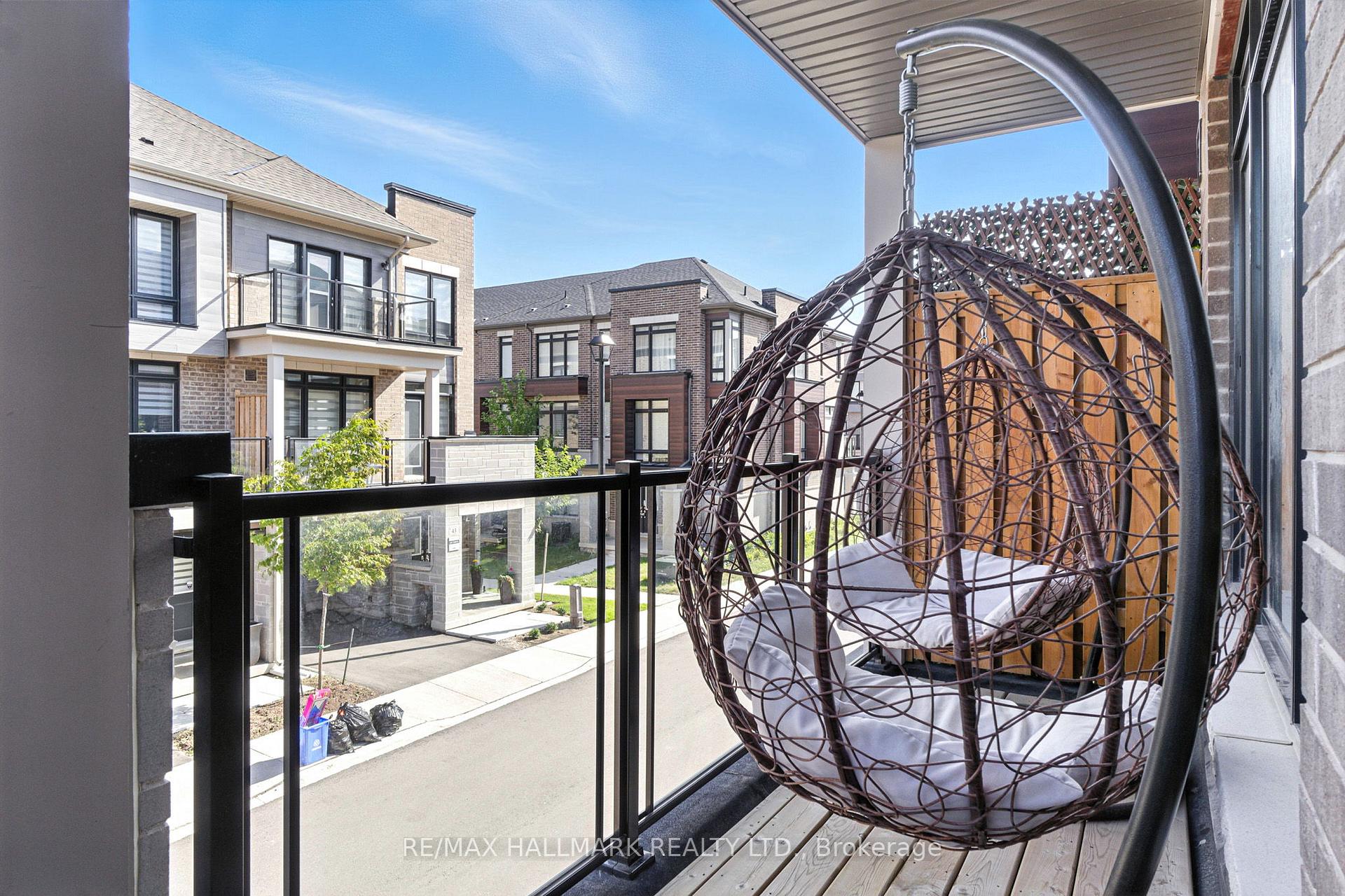 Photo 9 of 36 Elsinore Street, Vaughan, Kleinburg — HOMEH