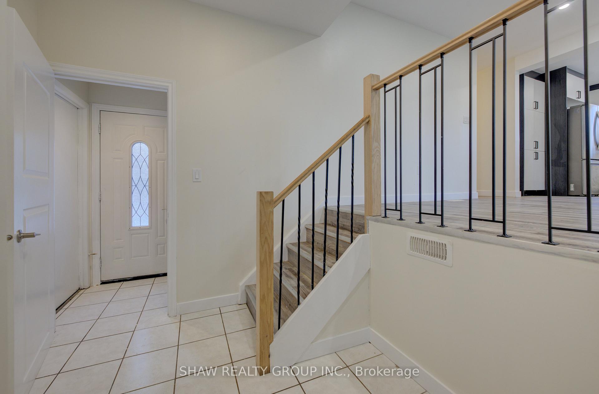 Photo 2 of 259 Lorraine Avenue, Kitchener — HOMEH