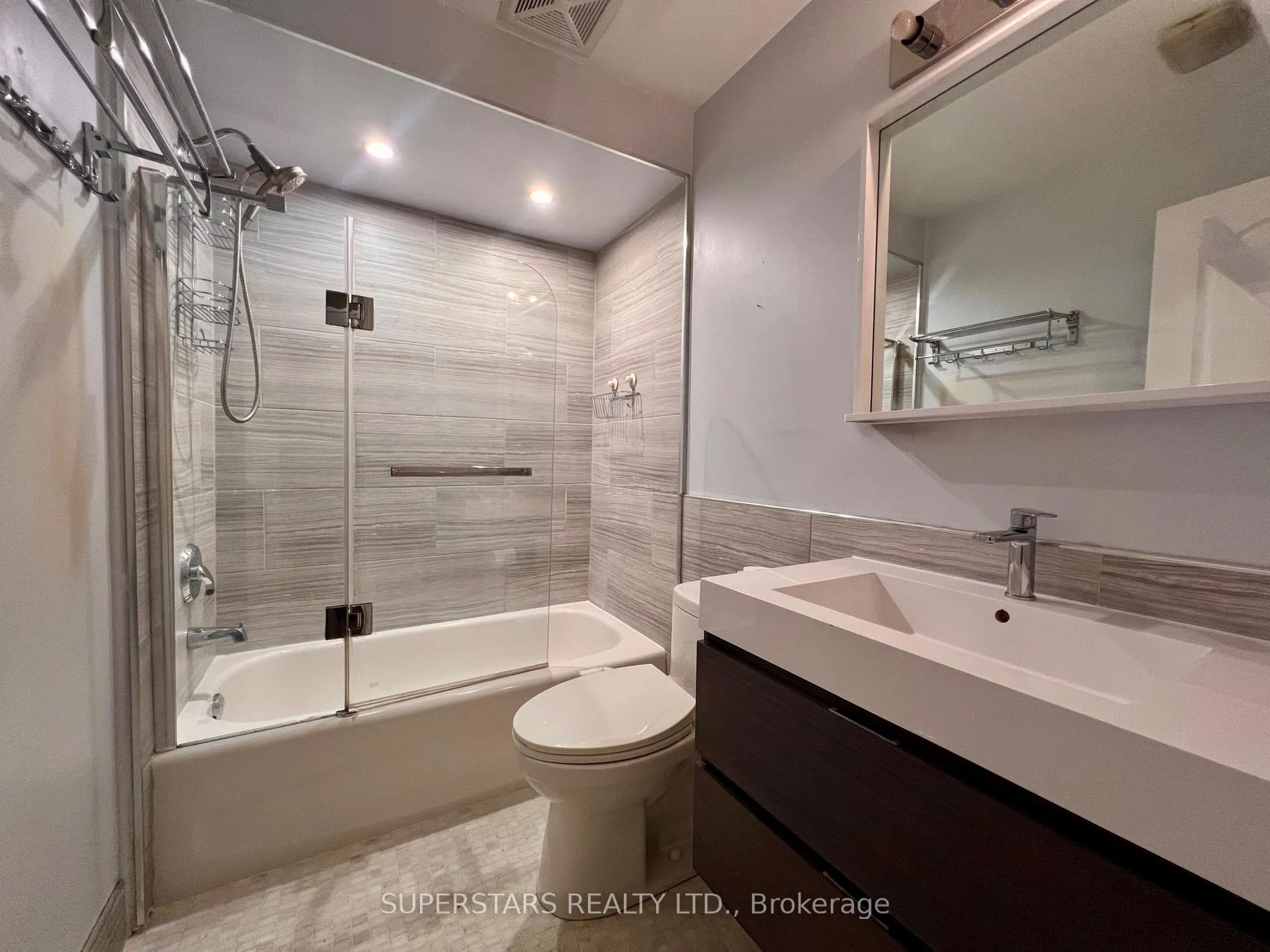 Photo 5 of Unit TH8, 78 Carr Street, Toronto, Kensington-Chinatown — HOMEH