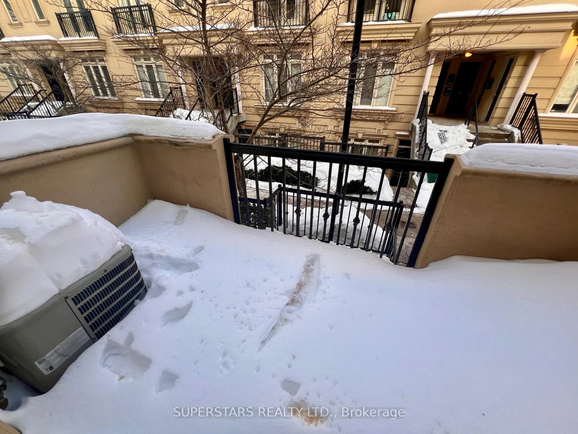 Photo 7 of Unit TH8, 78 Carr Street, Toronto, Kensington-Chinatown — HOMEH