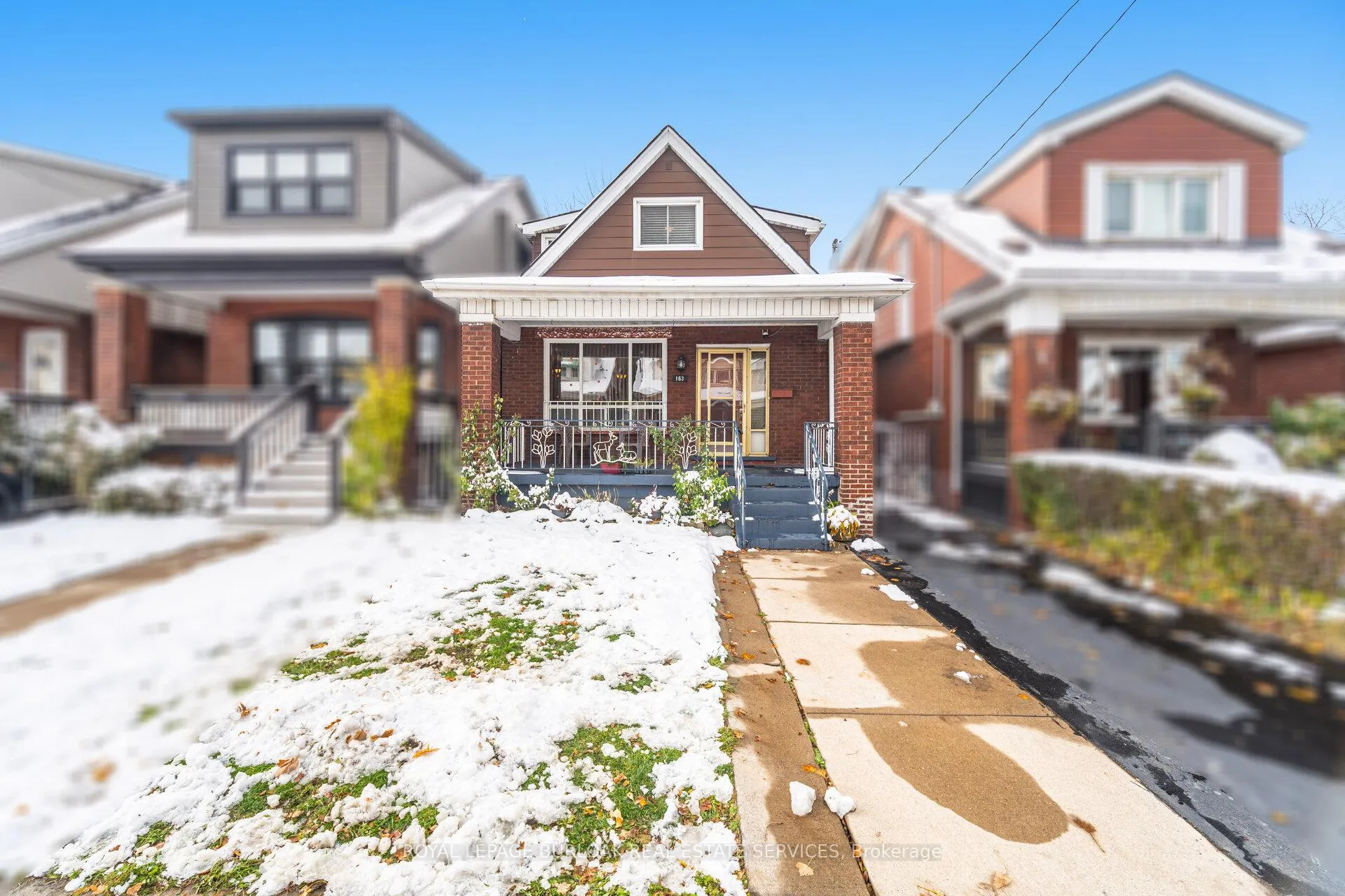 Photo 3 of 163 Connaught Avenue N, Hamilton, Stipley — HOMEH