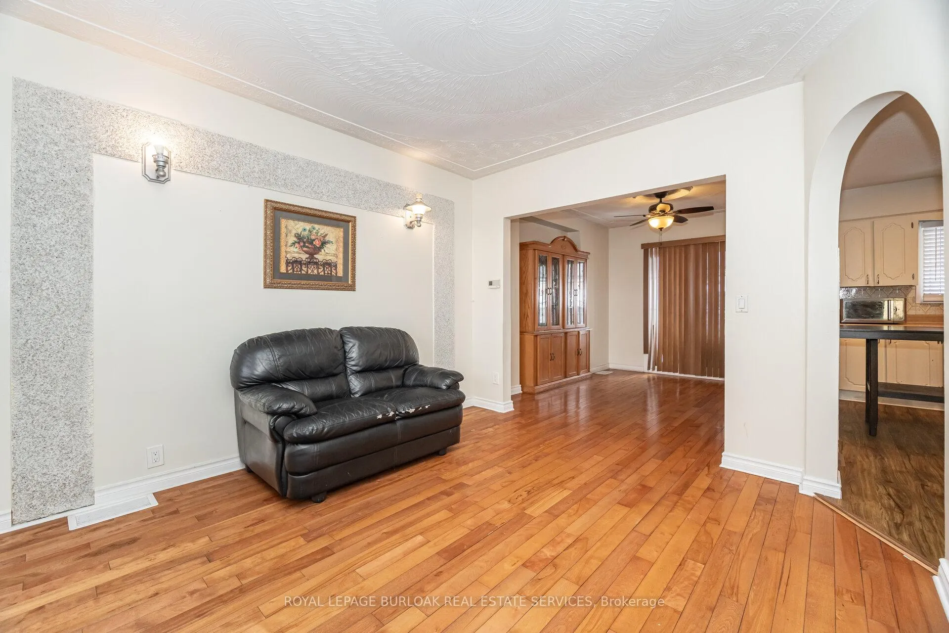Photo 12 of 163 Connaught Avenue N, Hamilton, Stipley — HOMEH