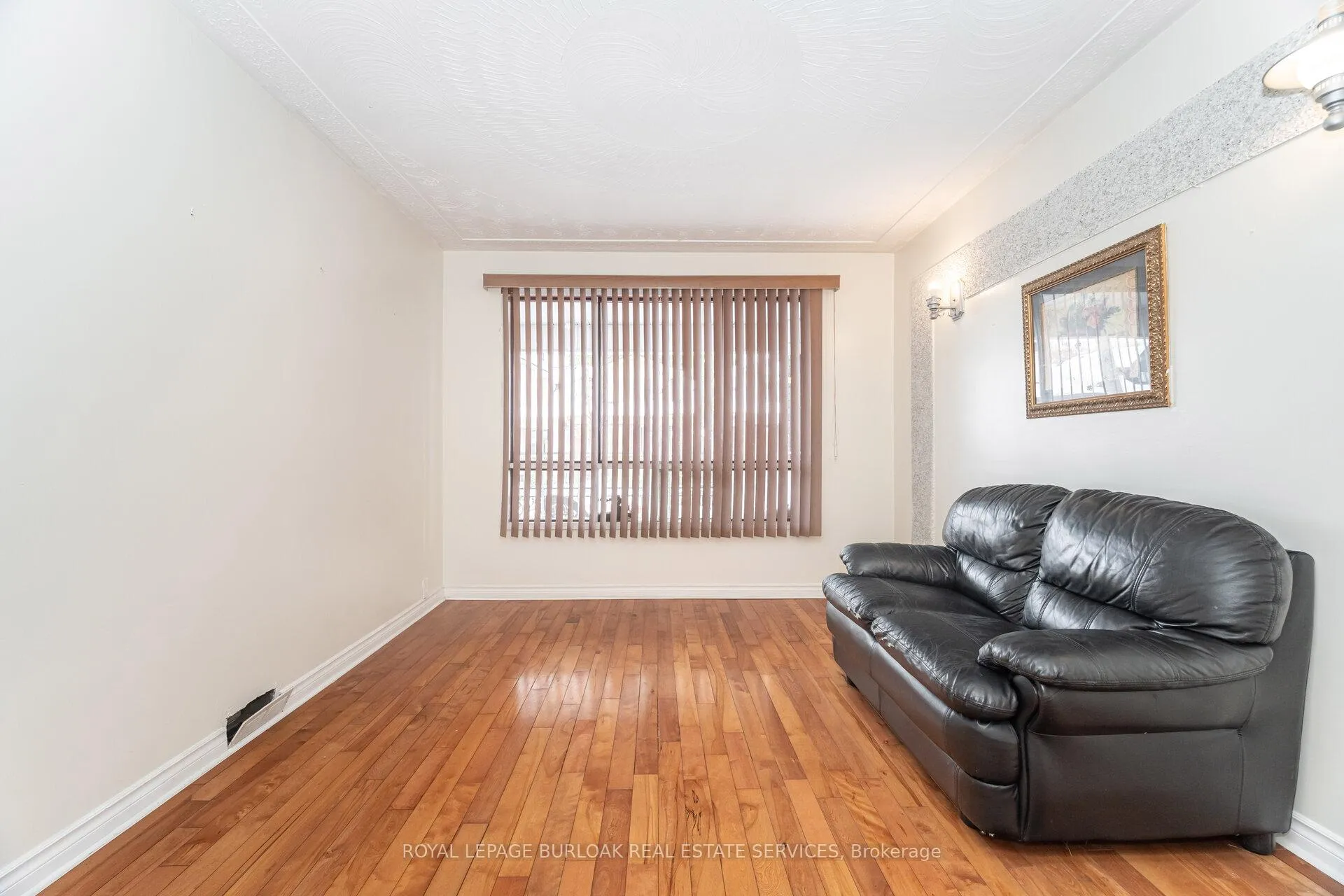 Photo 13 of 163 Connaught Avenue N, Hamilton, Stipley — HOMEH