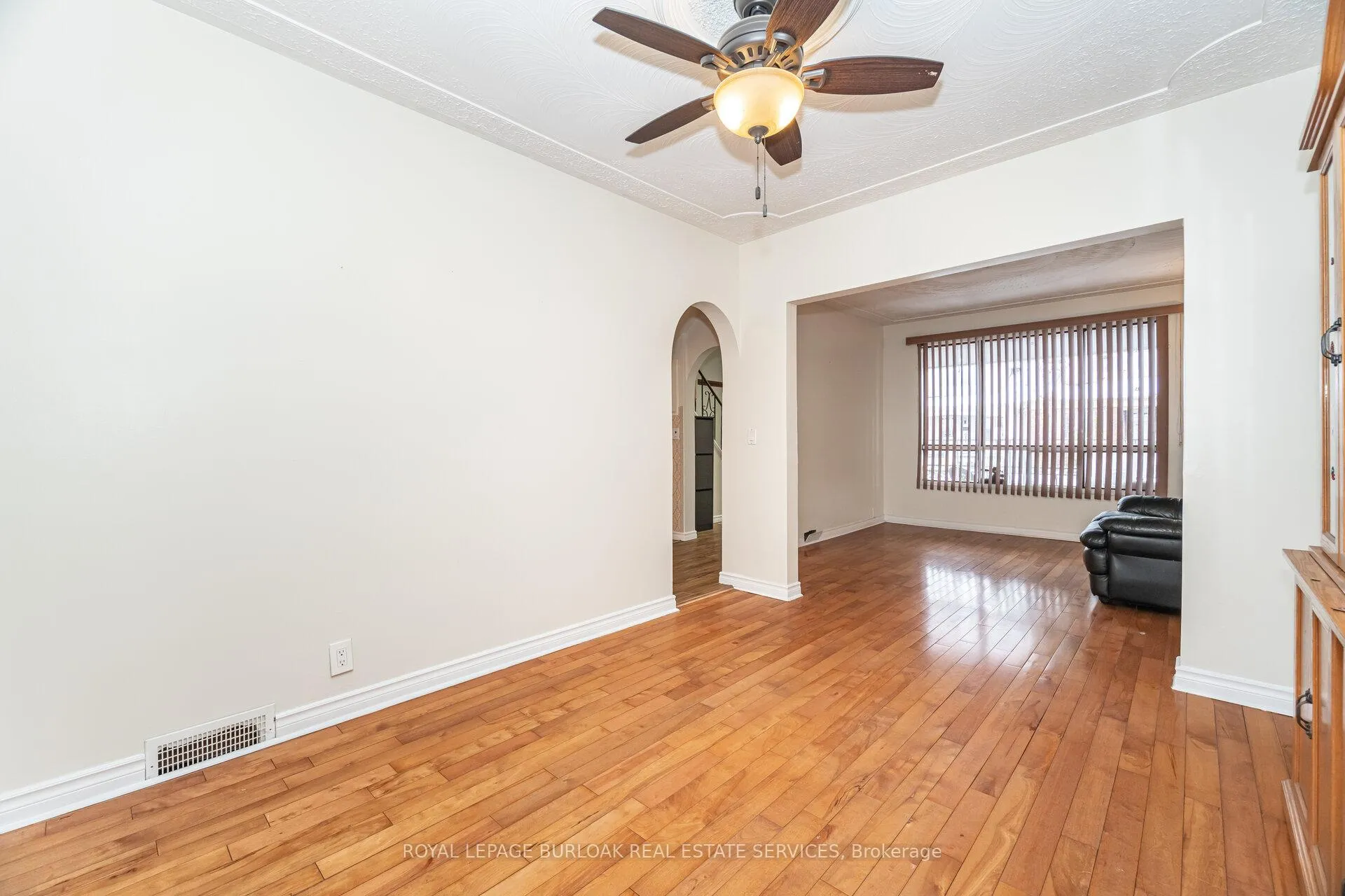 Photo 15 of 163 Connaught Avenue N, Hamilton, Stipley — HOMEH