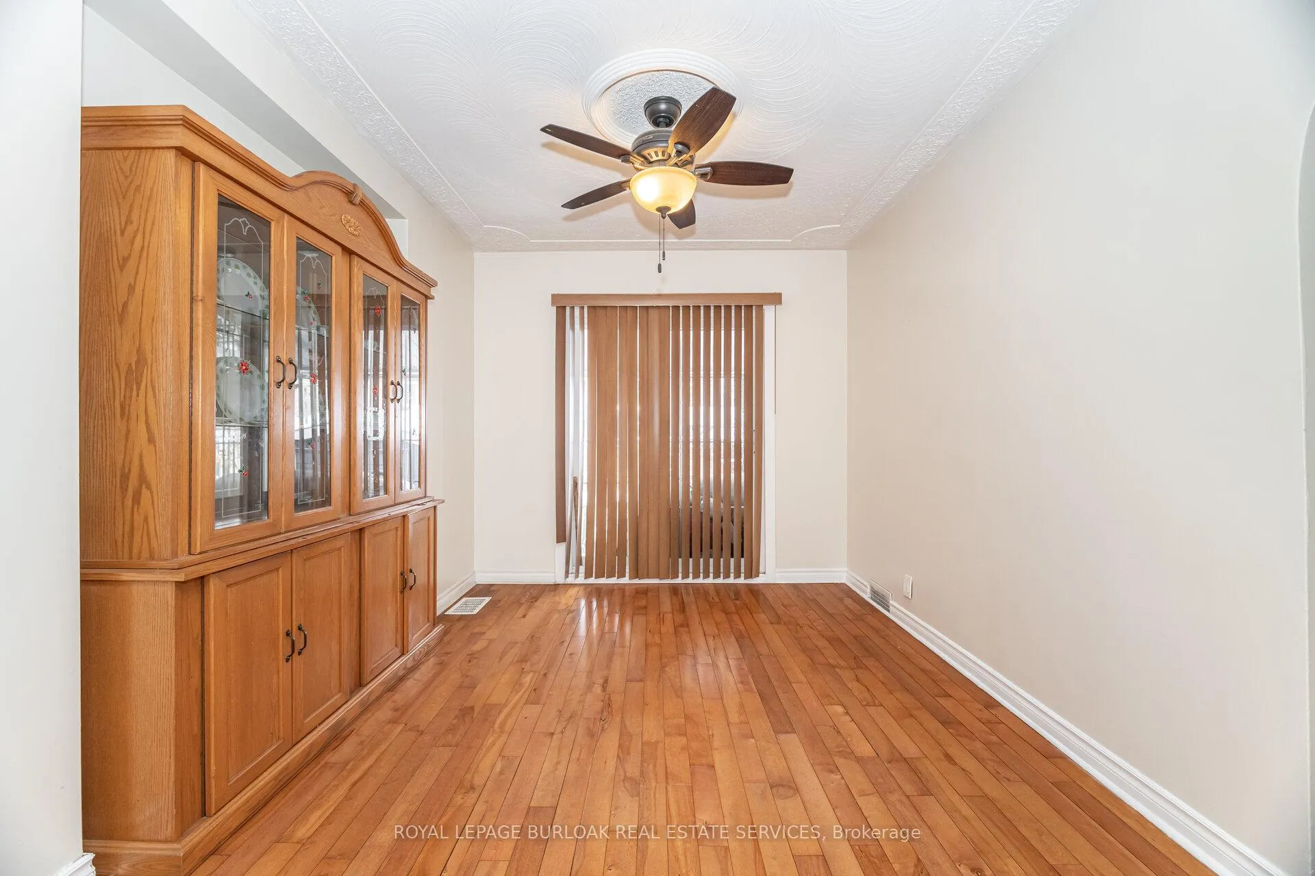Photo 16 of 163 Connaught Avenue N, Hamilton, Stipley — HOMEH