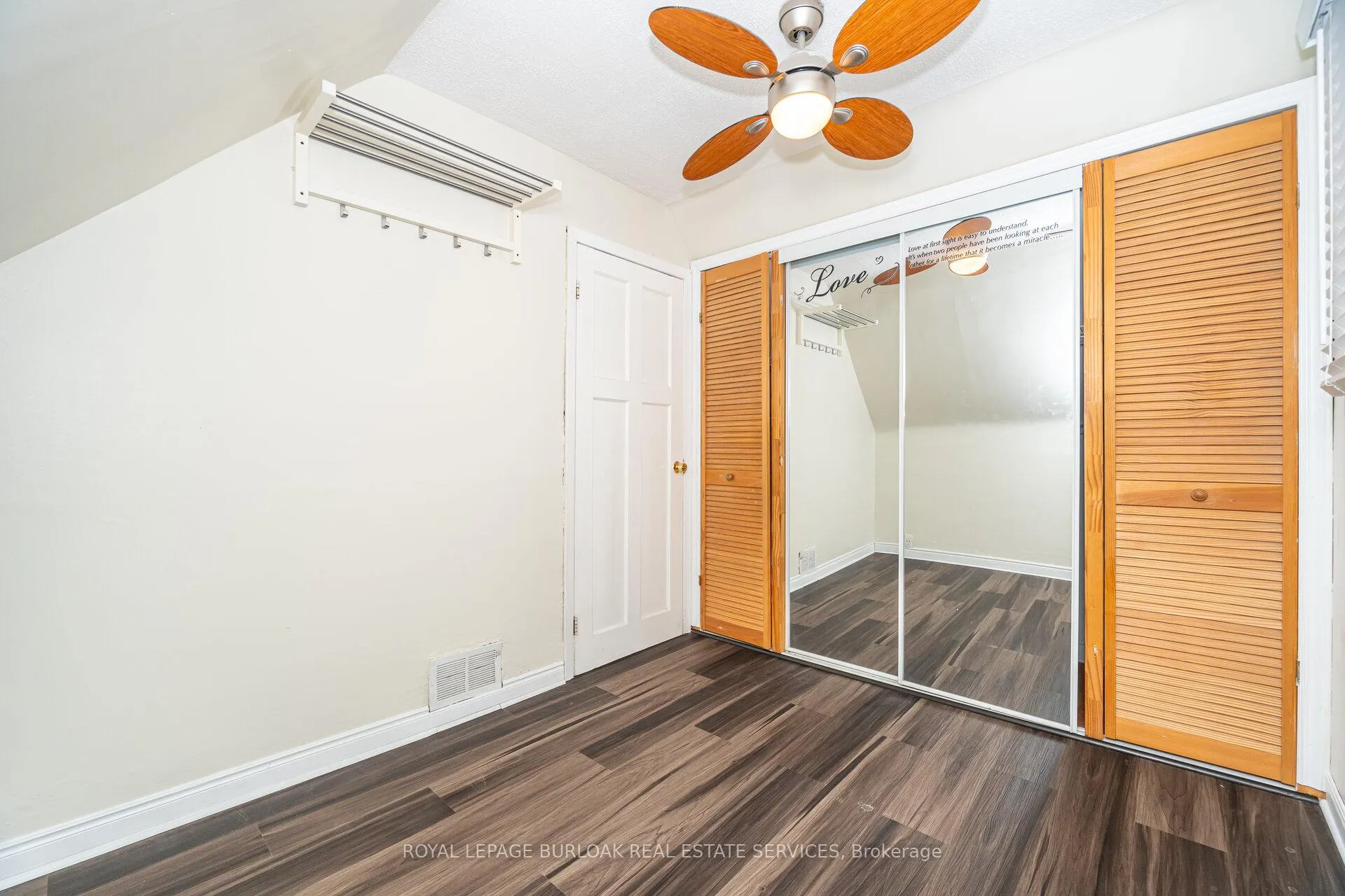 Photo 22 of 163 Connaught Avenue N, Hamilton, Stipley — HOMEH