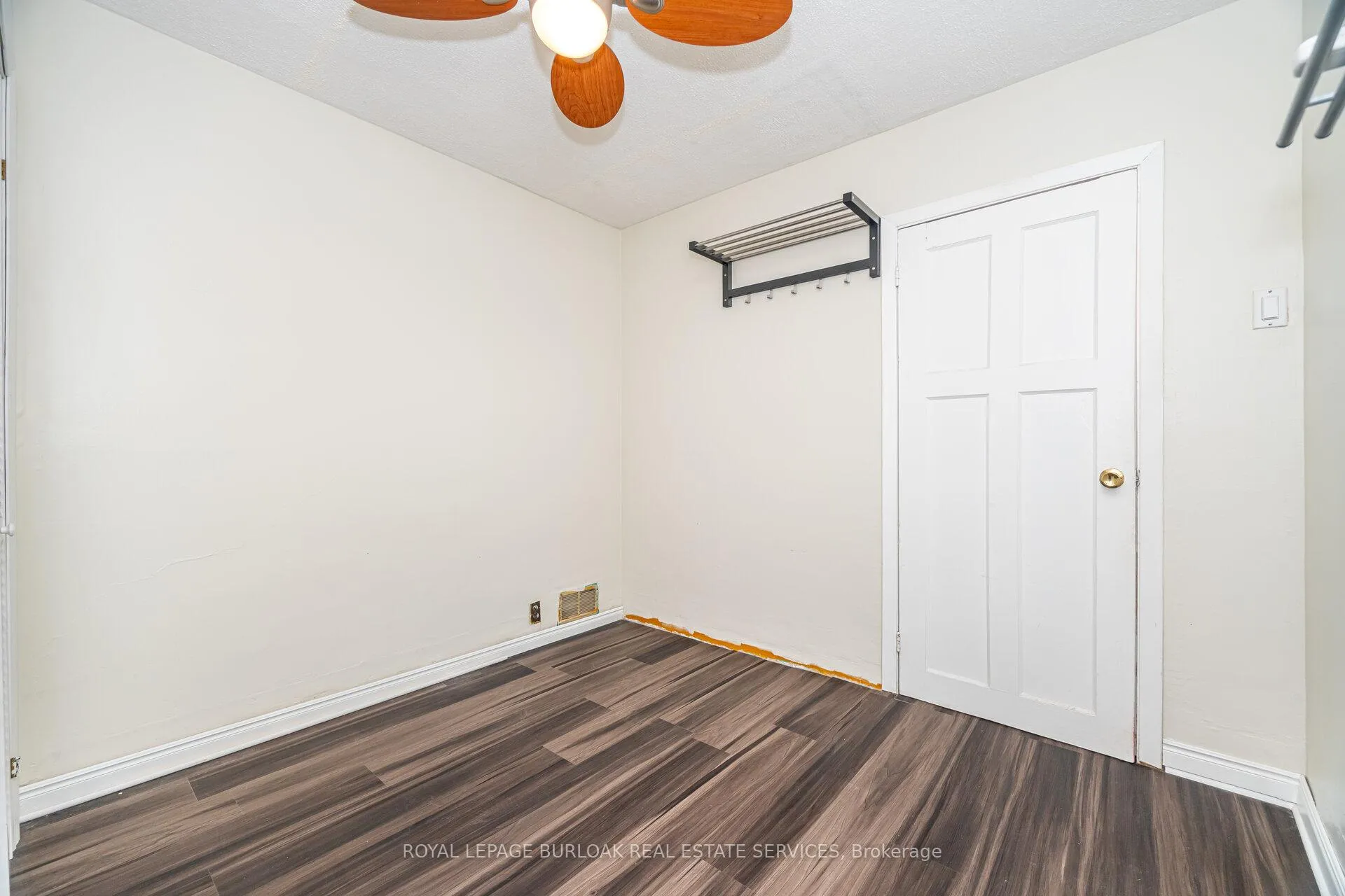 Photo 24 of 163 Connaught Avenue N, Hamilton, Stipley — HOMEH