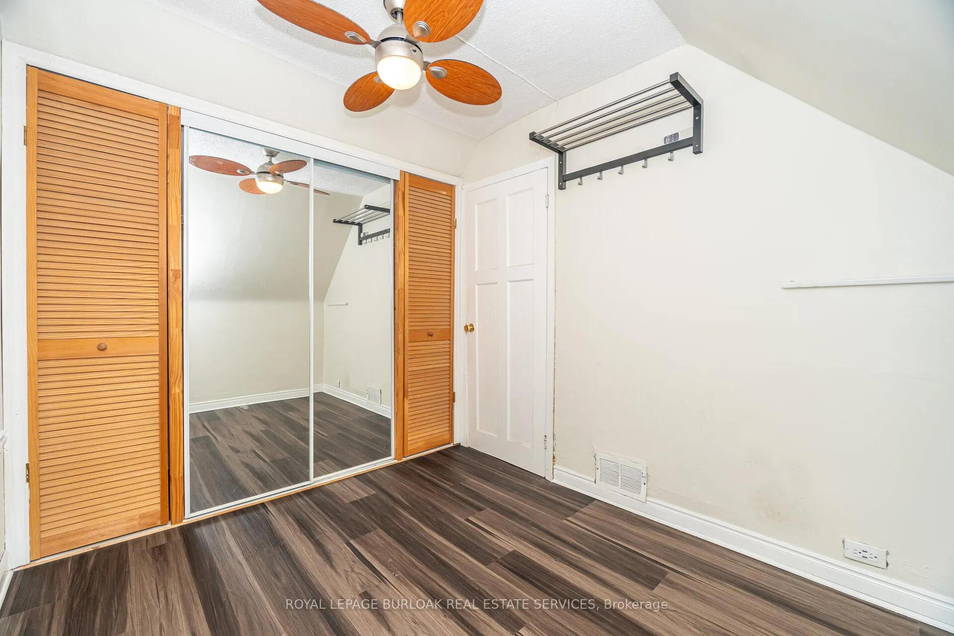 Photo 27 of 163 Connaught Avenue N, Hamilton, Stipley — HOMEH