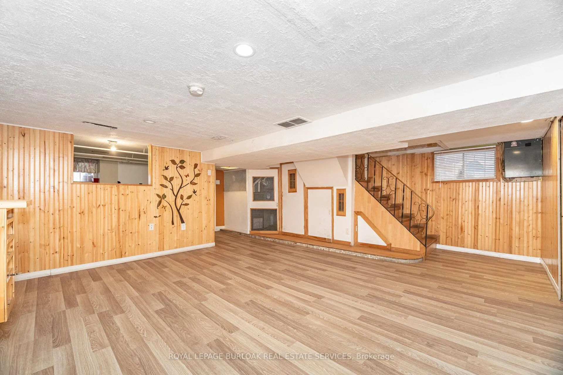 Photo 31 of 163 Connaught Avenue N, Hamilton, Stipley — HOMEH