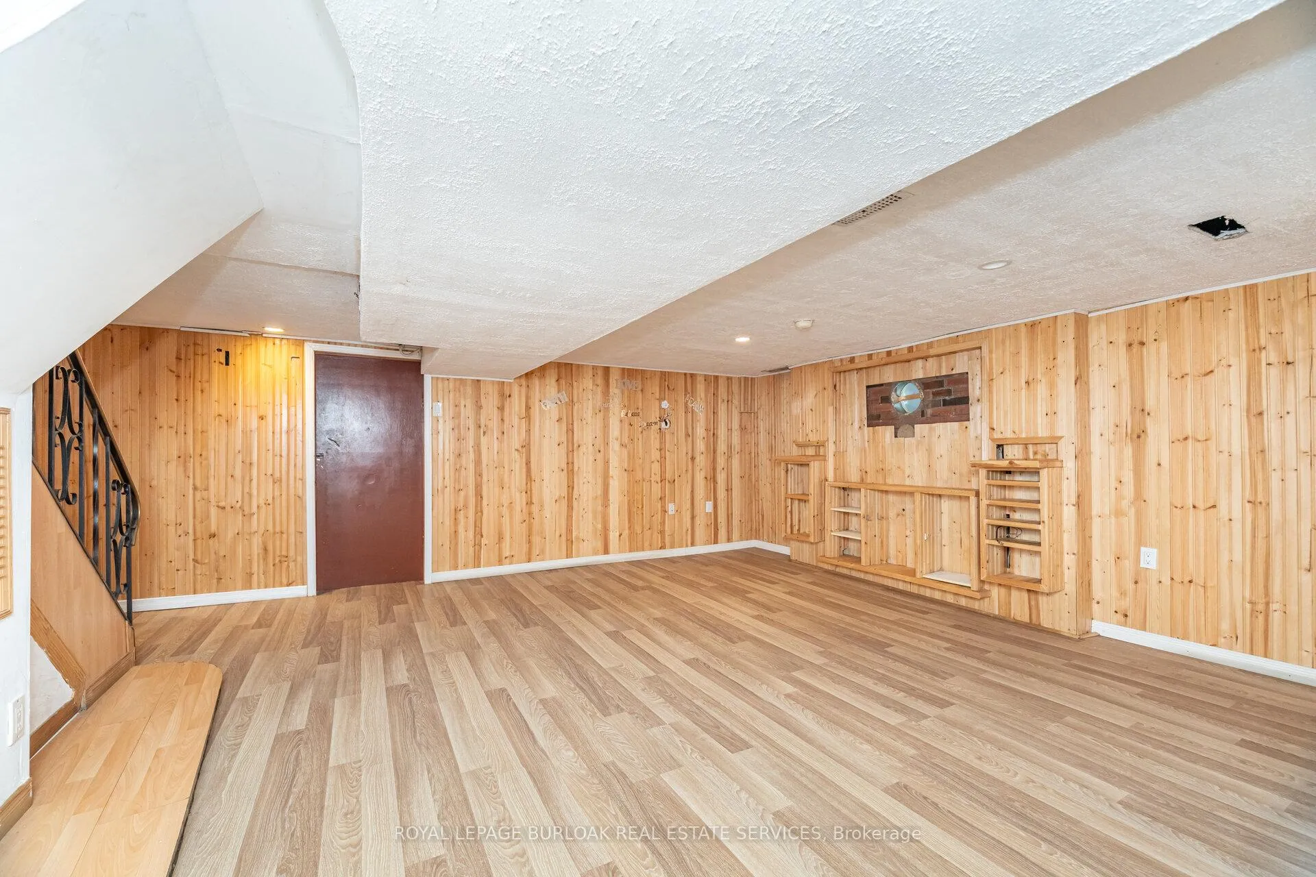 Photo 32 of 163 Connaught Avenue N, Hamilton, Stipley — HOMEH