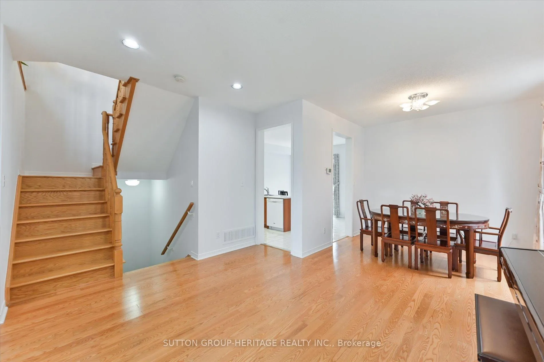 Photo 6 of 31 Thornton Street, Markham, Milliken Mills East — HOMEH