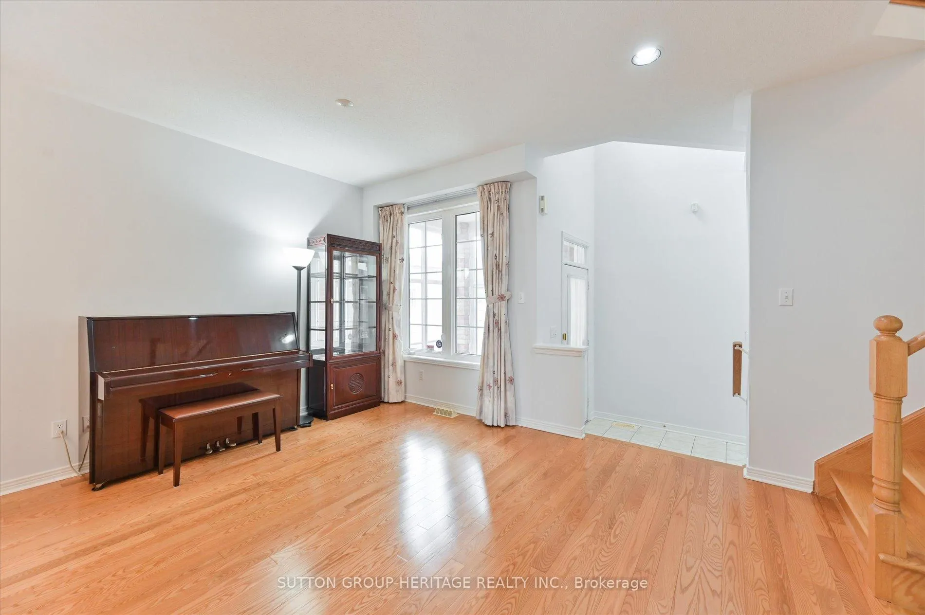 Photo 8 of 31 Thornton Street, Markham, Milliken Mills East — HOMEH