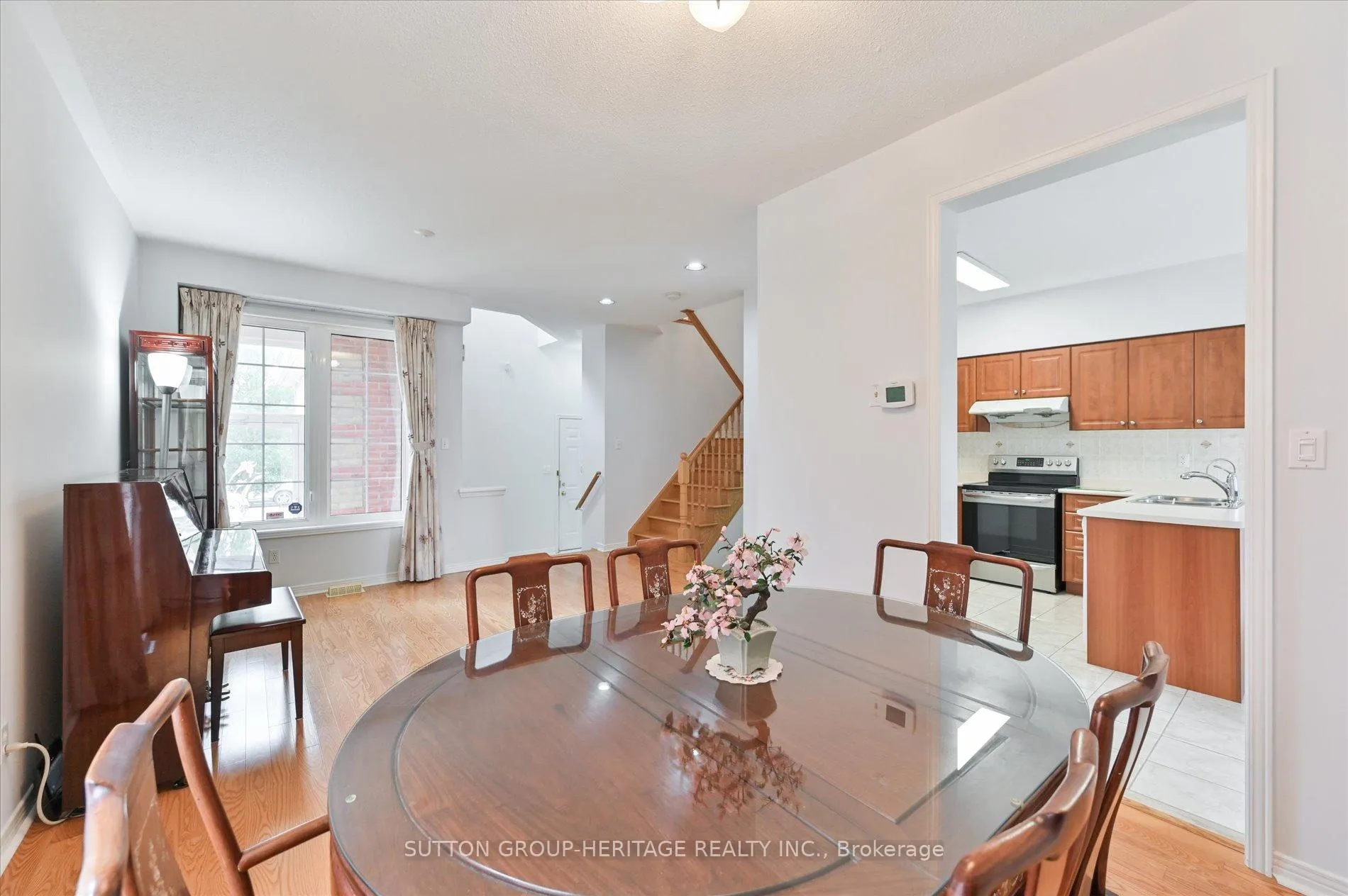 Photo 9 of 31 Thornton Street, Markham, Milliken Mills East — HOMEH