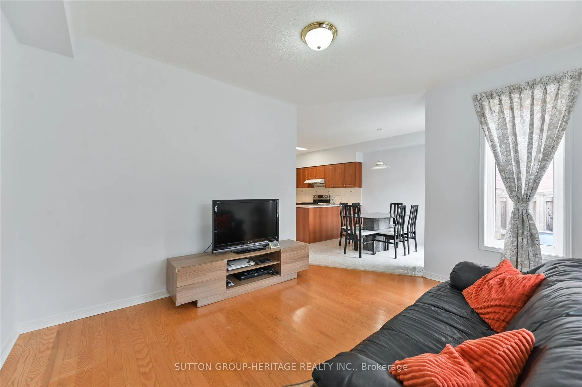 Photo 16 of 31 Thornton Street, Markham, Milliken Mills East — HOMEH