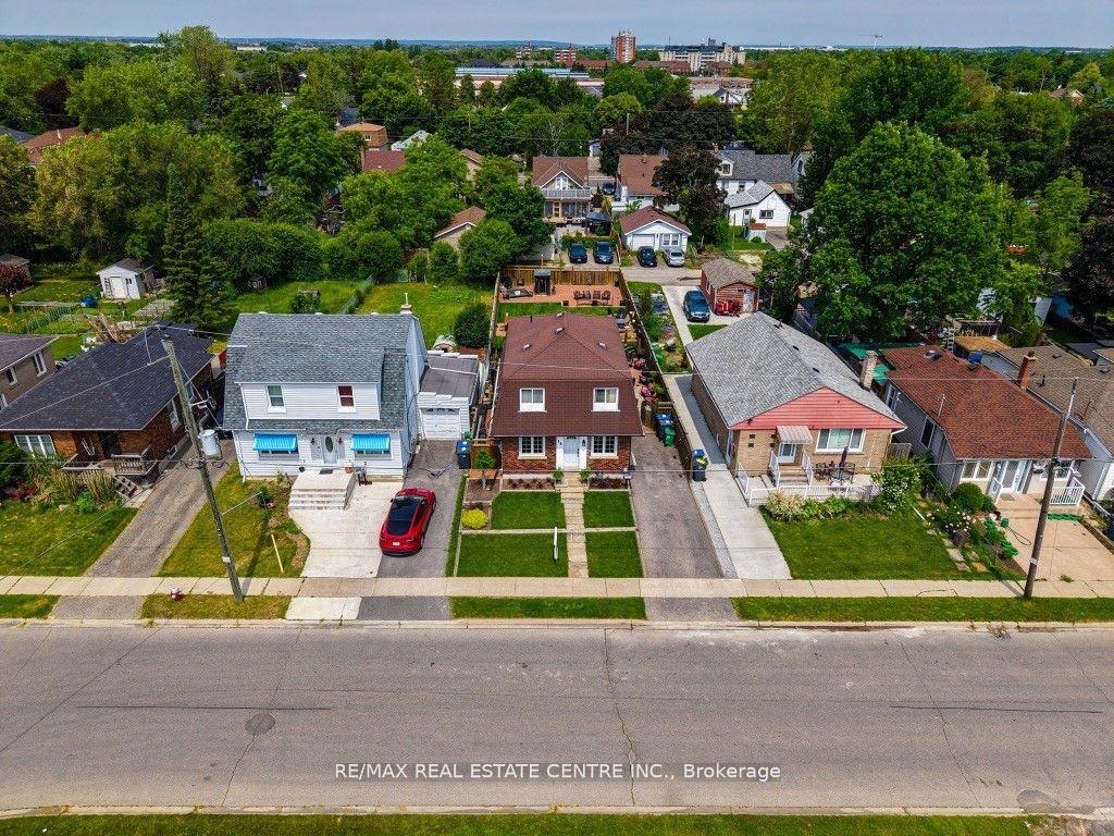 Photo 15 of 14 Royce Avenue, Brampton, Downtown Brampton — HOMEH