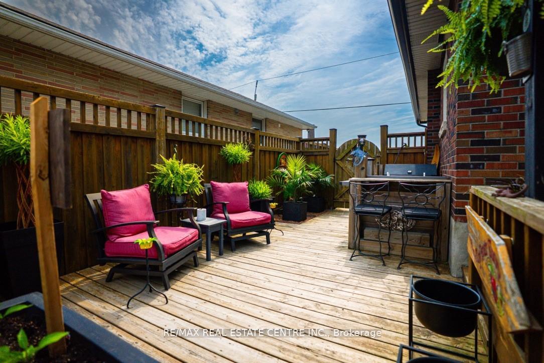 Photo 20 of 14 Royce Avenue, Brampton, Downtown Brampton — HOMEH