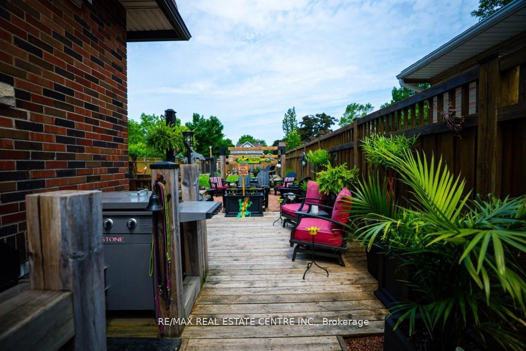 Photo 22 of 14 Royce Avenue, Brampton, Downtown Brampton — HOMEH