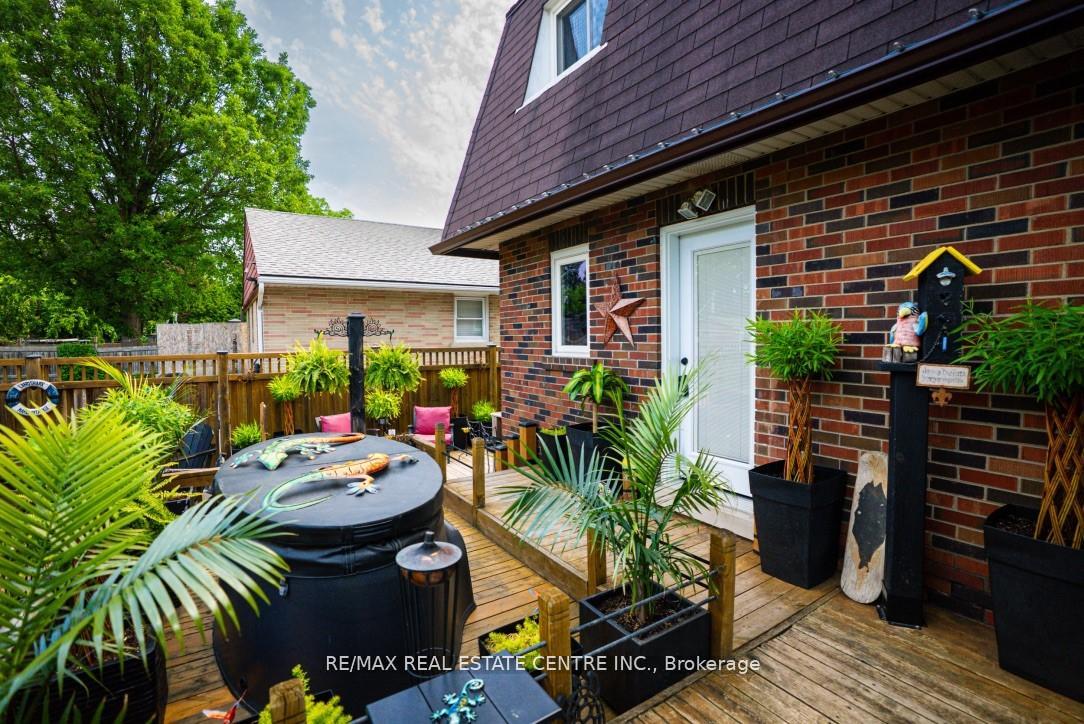 Photo 25 of 14 Royce Avenue, Brampton, Downtown Brampton — HOMEH