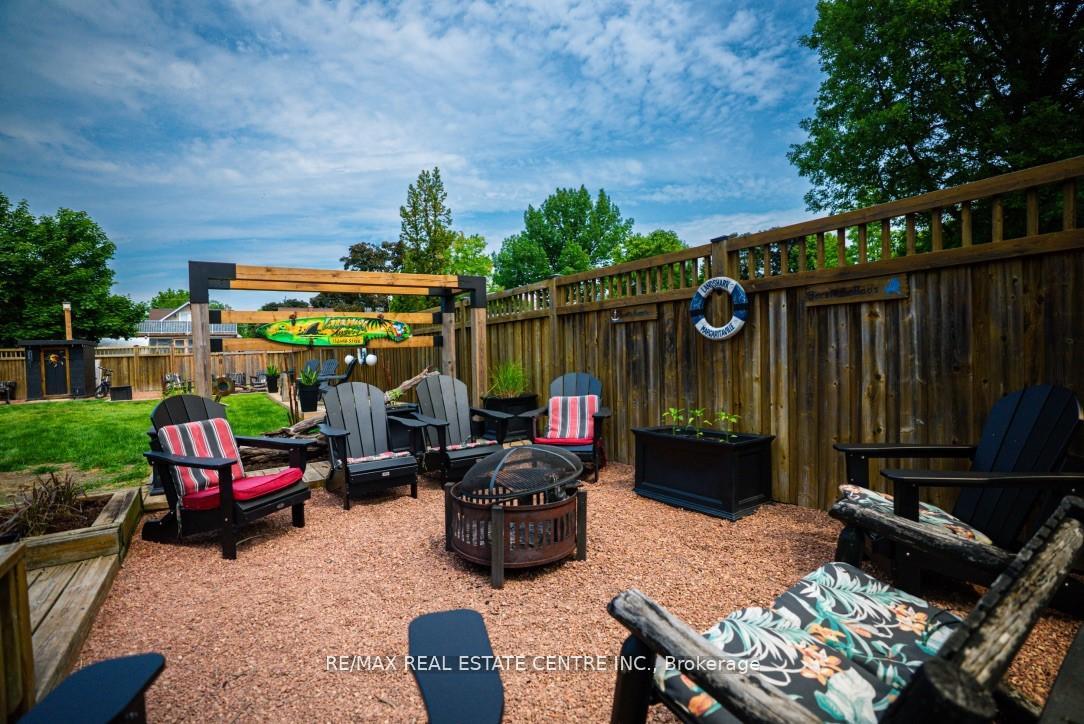 Photo 21 of 14 Royce Avenue, Brampton, Downtown Brampton — HOMEH
