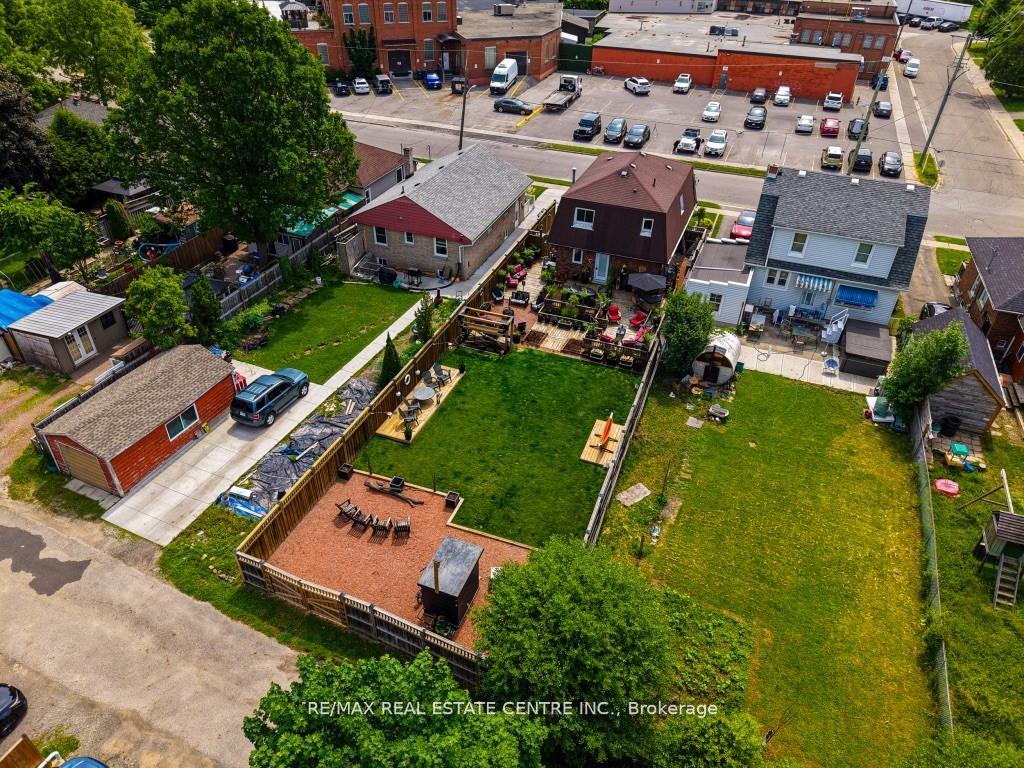 Photo 19 of 14 Royce Avenue, Brampton, Downtown Brampton — HOMEH