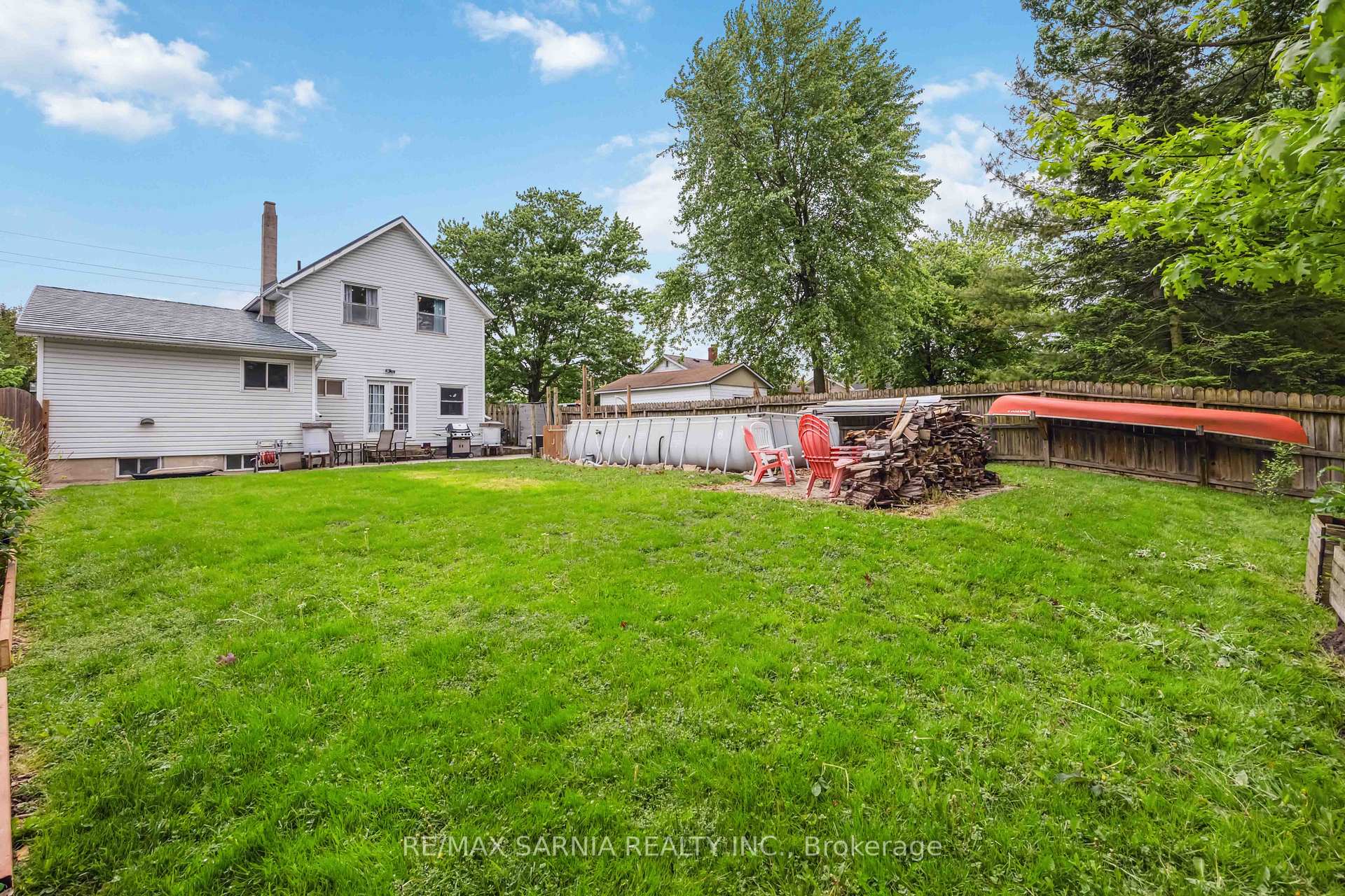 Photo 24 of 590 Simcoe Street, Warwick, Watford — HOMEH