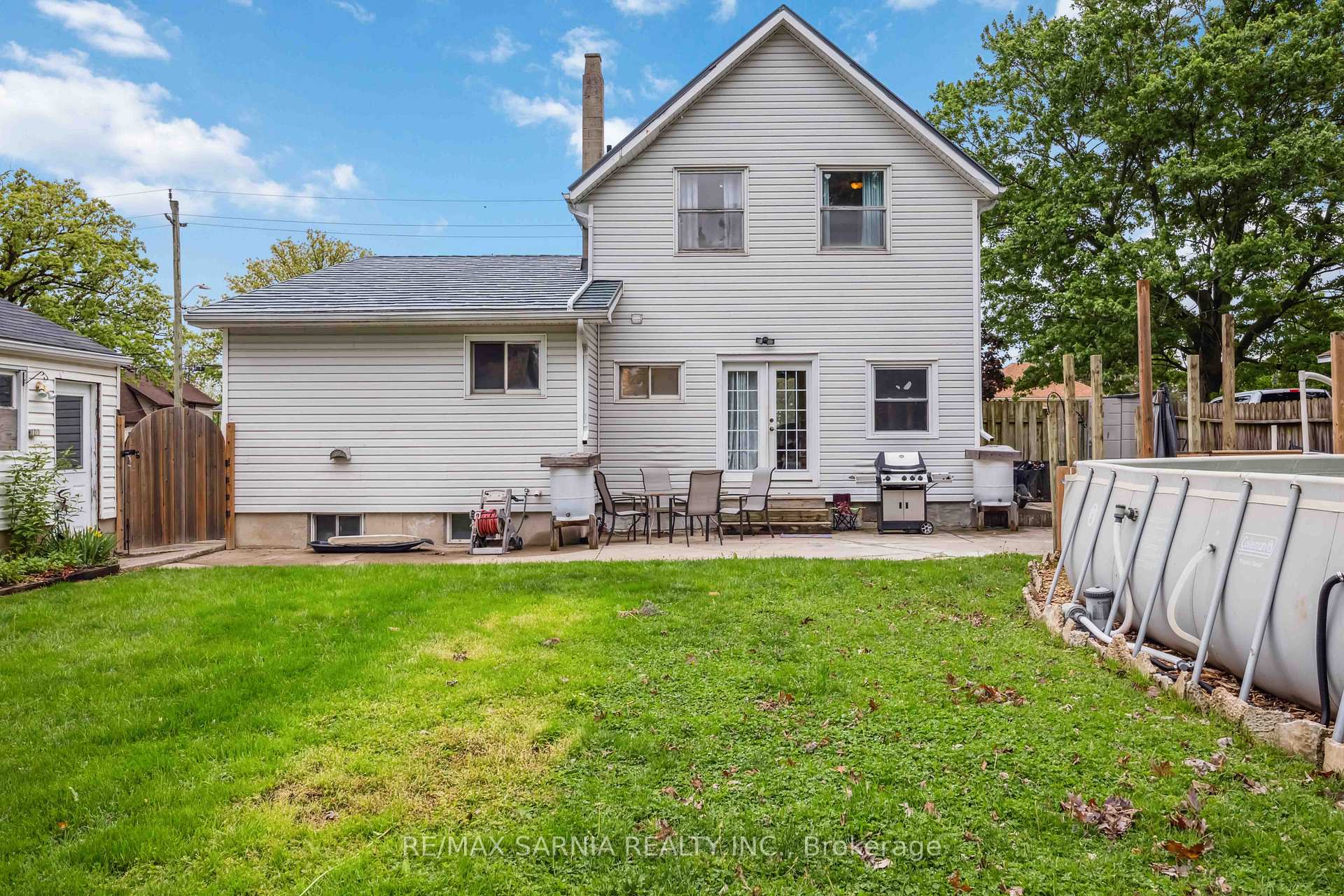 Photo 30 of 590 Simcoe Street, Warwick, Watford — HOMEH