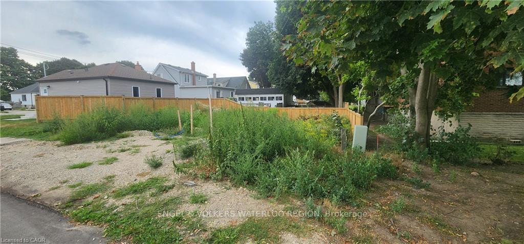 Photo 3 of 457 Maple Avenue, Waterloo — HOMEH