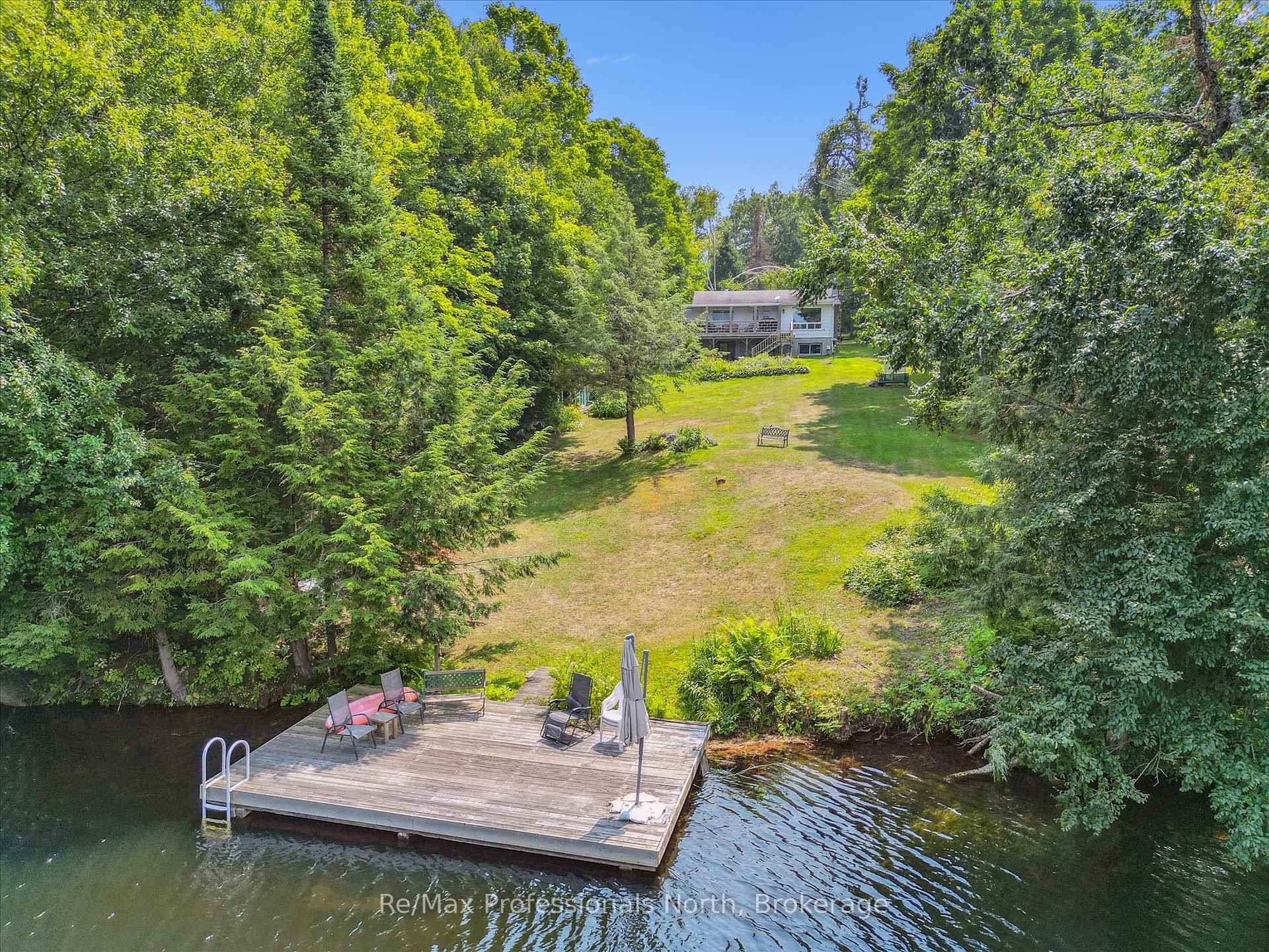 Front of 1042 River Haven Road