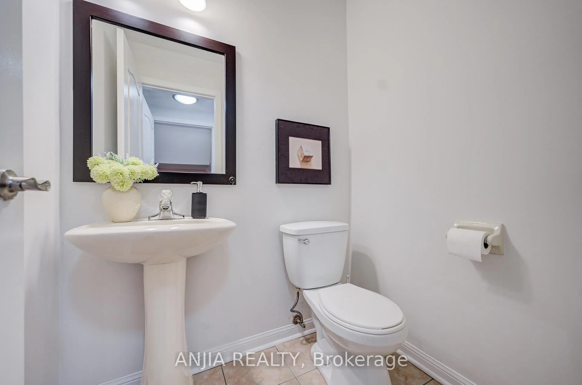 Photo 9 of 14 Castlemore Avenue, Markham, Berczy — HOMEH