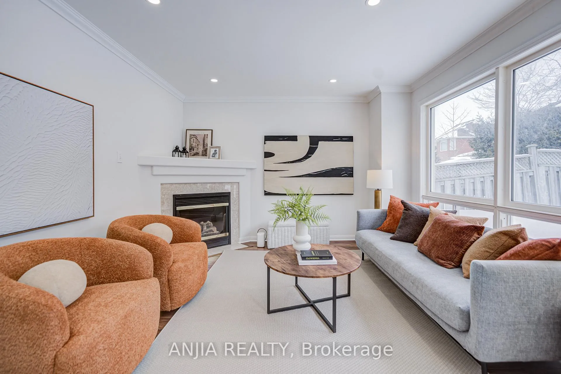 Photo 12 of 14 Castlemore Avenue, Markham, Berczy — HOMEH