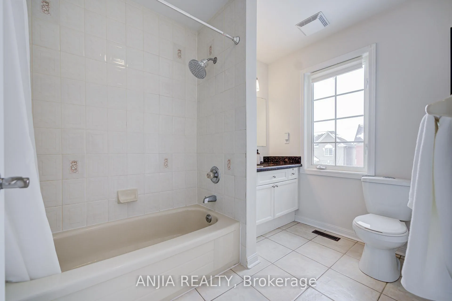 Photo 21 of 14 Castlemore Avenue, Markham, Berczy — HOMEH